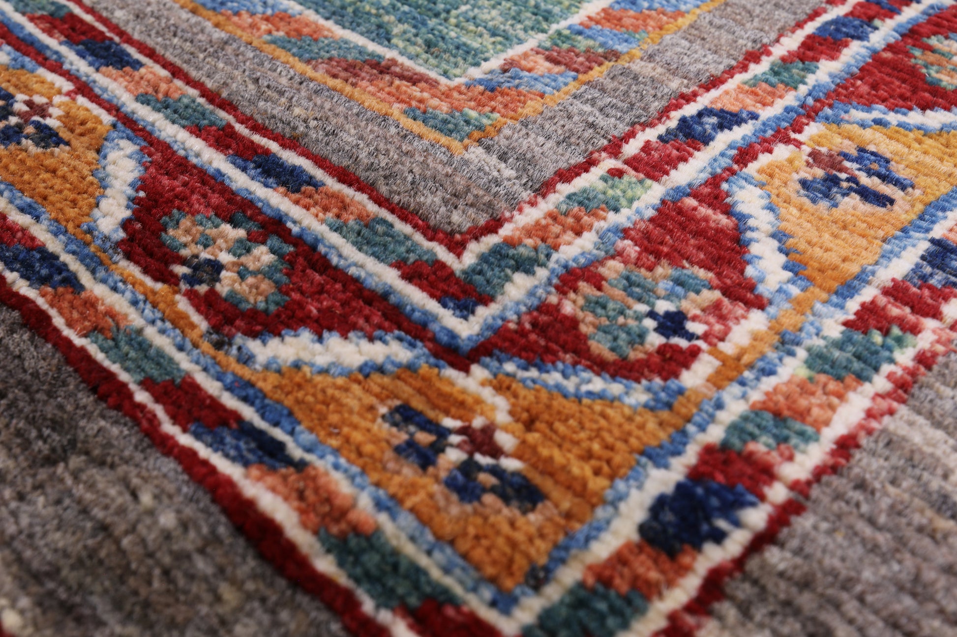 Tribal Persian Gabbeh Hand Knotted Wool Rug - 4' 4" X 6' 4" - Golden Nile