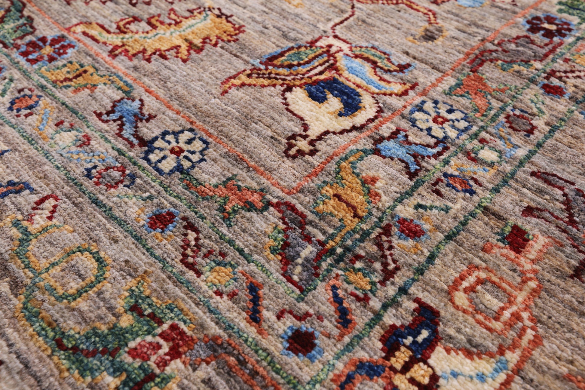 Peshawar Hand Knotted Wool Rug - 6' 10" X 9' 10" - Golden Nile