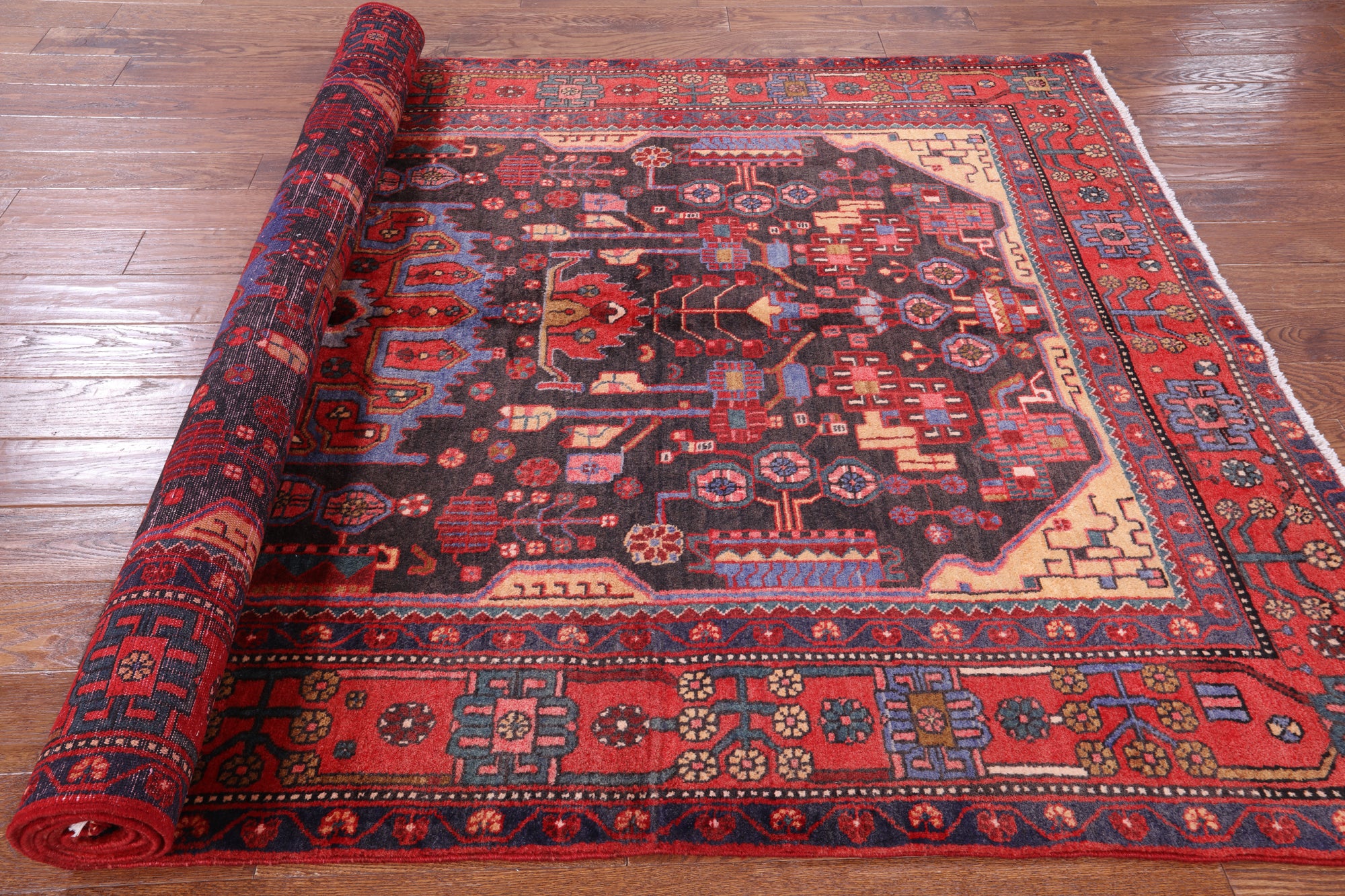 New Persian Nahavand Hand Knotted Wool Rug - 5' 10" X 9' 10" - Golden Nile