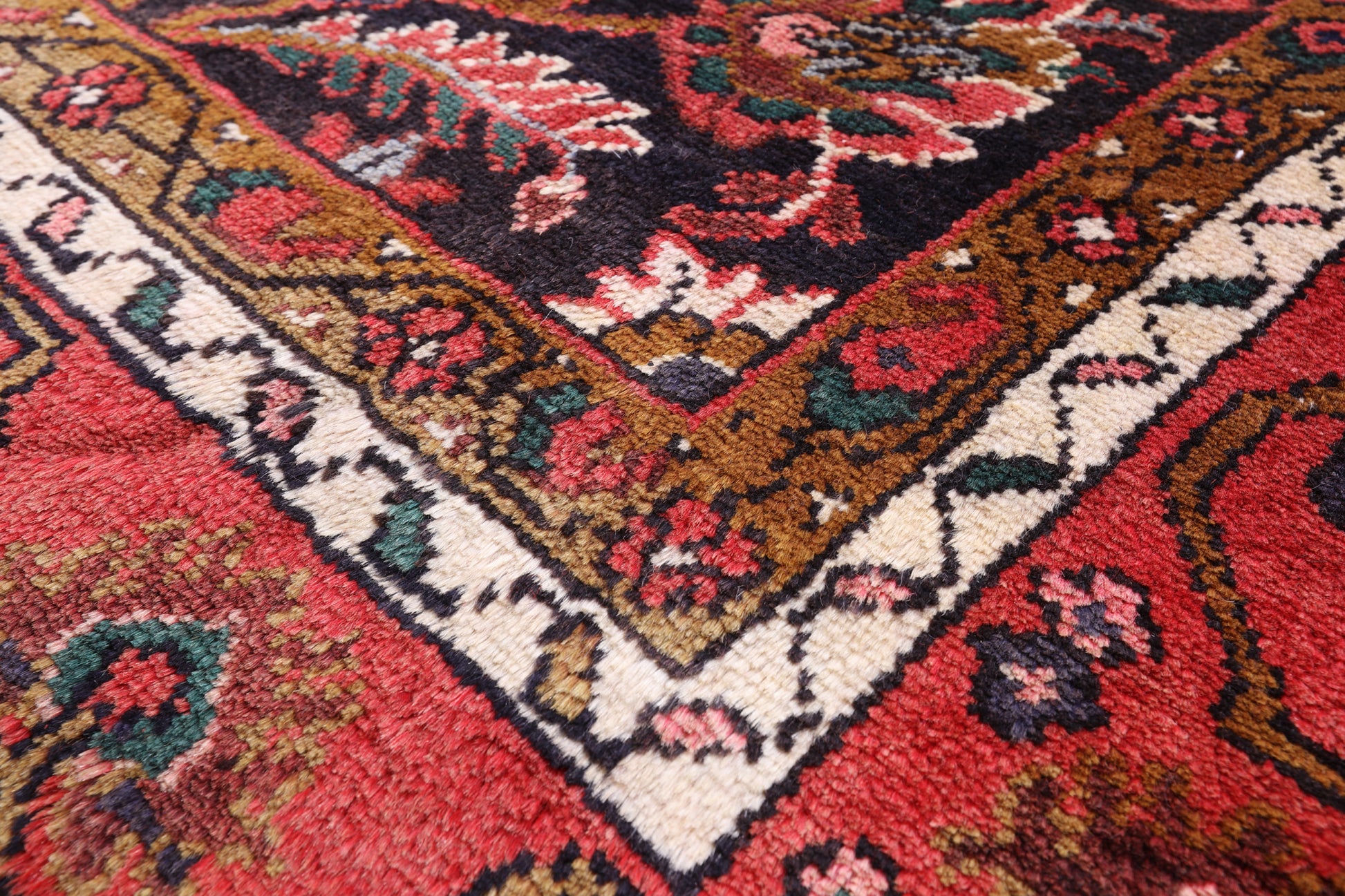Black New Persian Nahavand Area Rug - 5' 5" X 10' 6" - Golden Nile