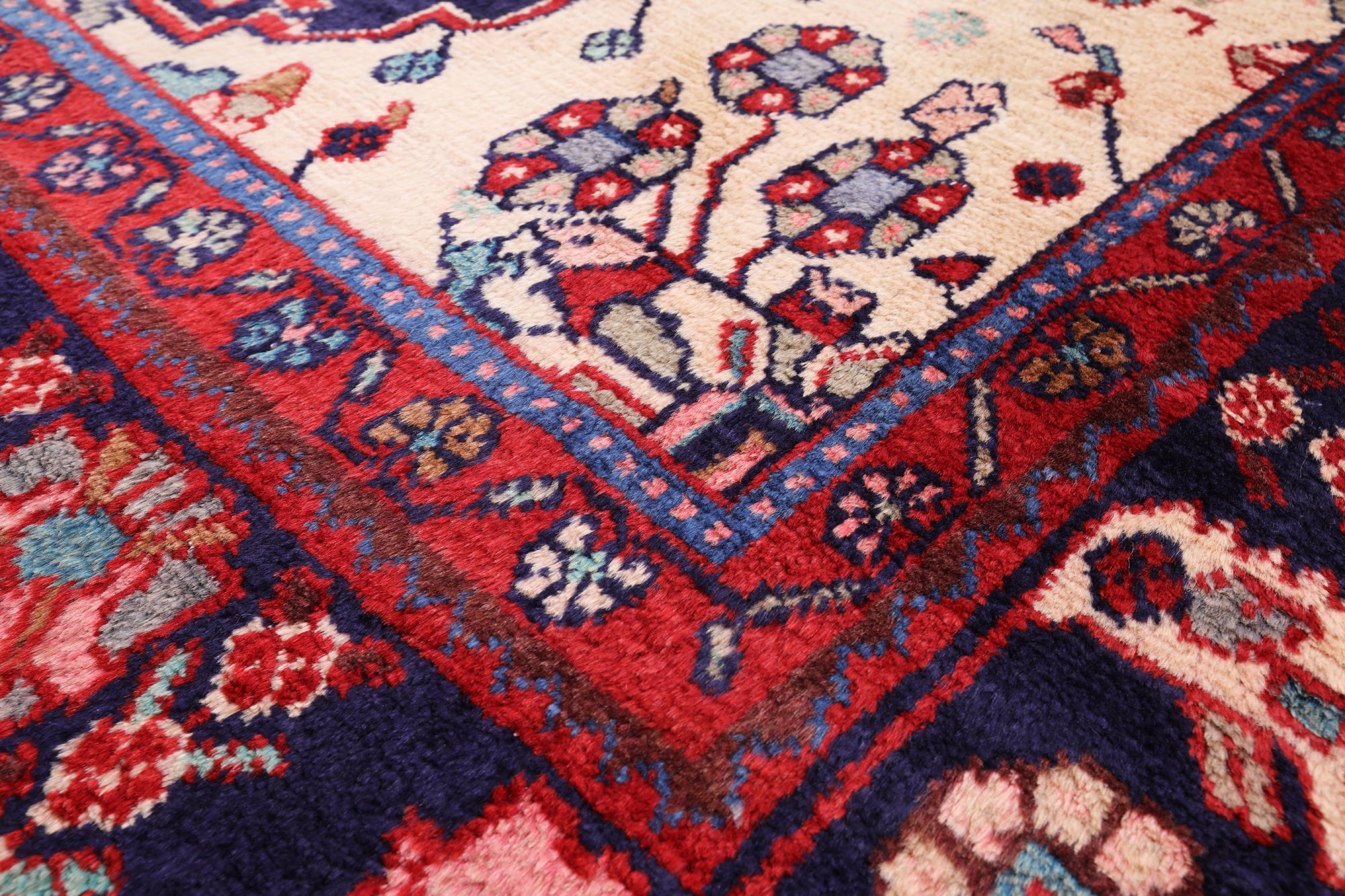 New Authentic Persian Nahavand Area Rug - 5' 4" X 9' 6" - Golden Nile