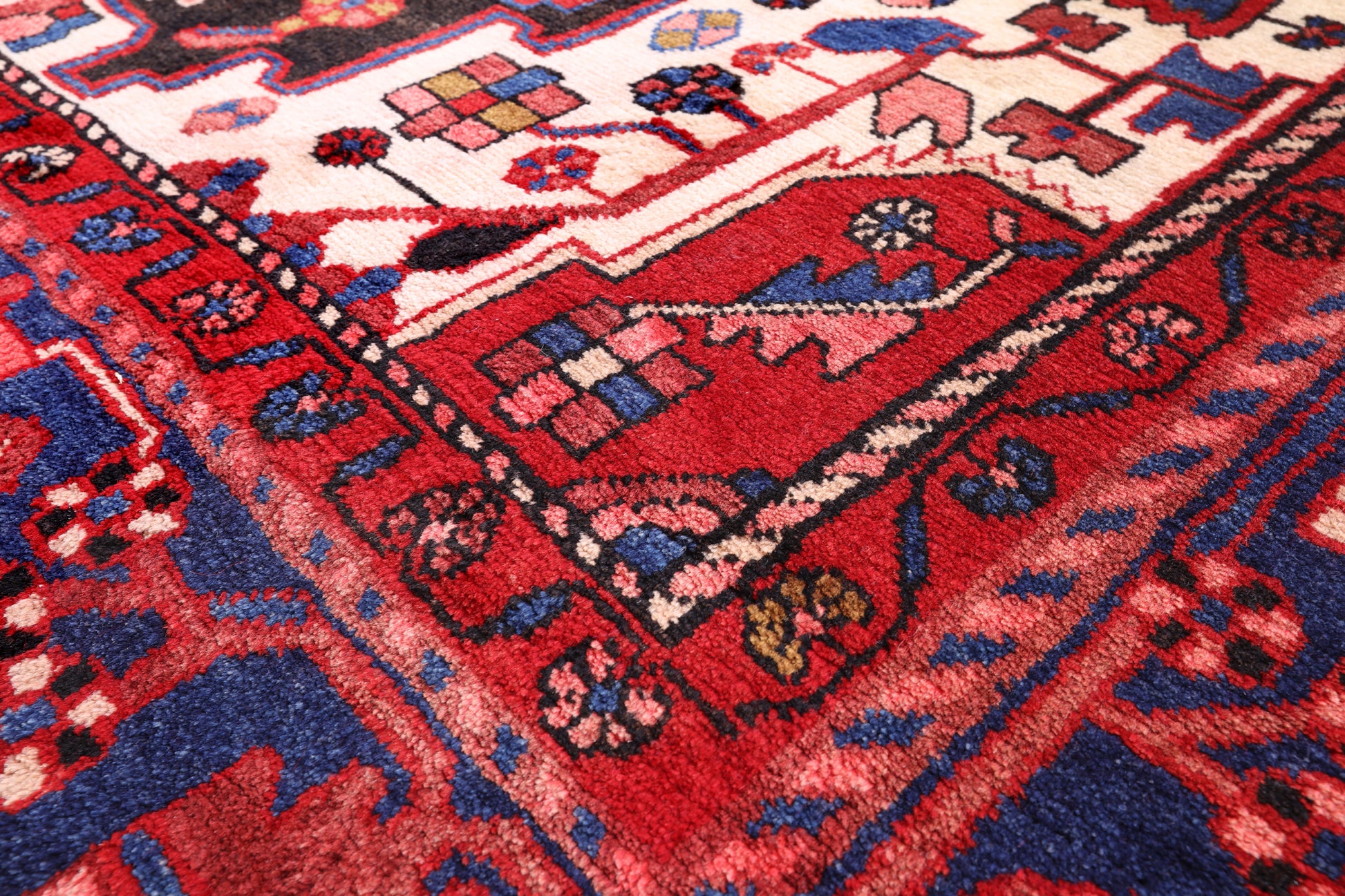 Black New Authentic Persian Nahavand Rug - 5' 5" X 9' 11" - Golden Nile