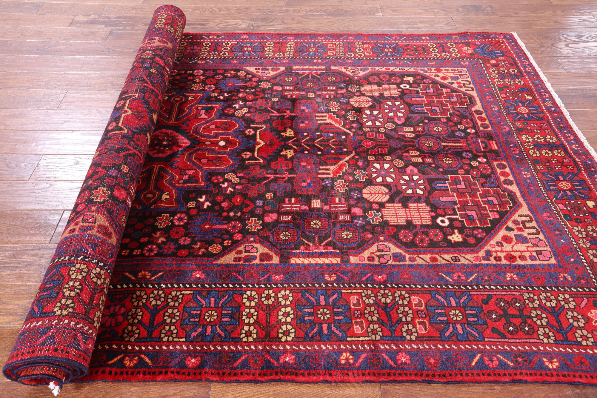 Black New Authentic Persian Nahavand Rug - 5' 5" X 9' 9" - Golden Nile