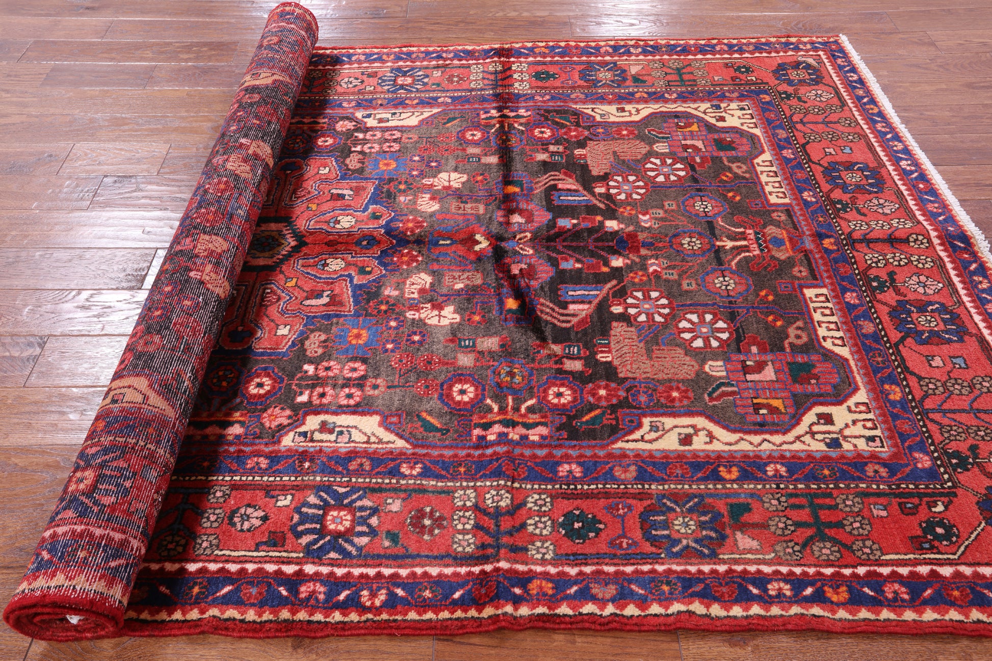 Authentic Persian Nahavand Hand Knotted Rug - 5' 6" X 9' 10" - Golden Nile