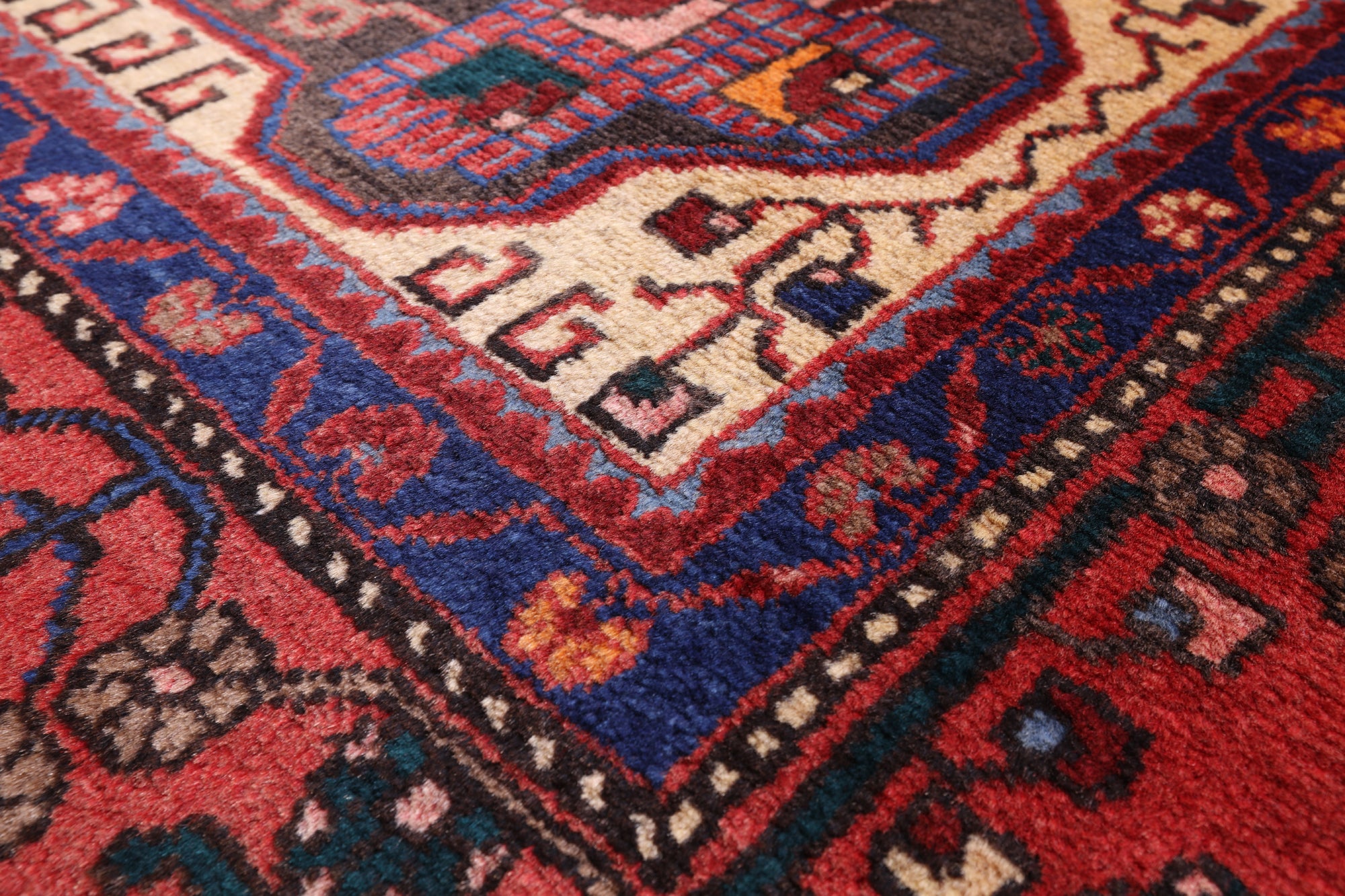 Authentic Persian Nahavand Hand Knotted Rug - 5' 6" X 9' 10" - Golden Nile