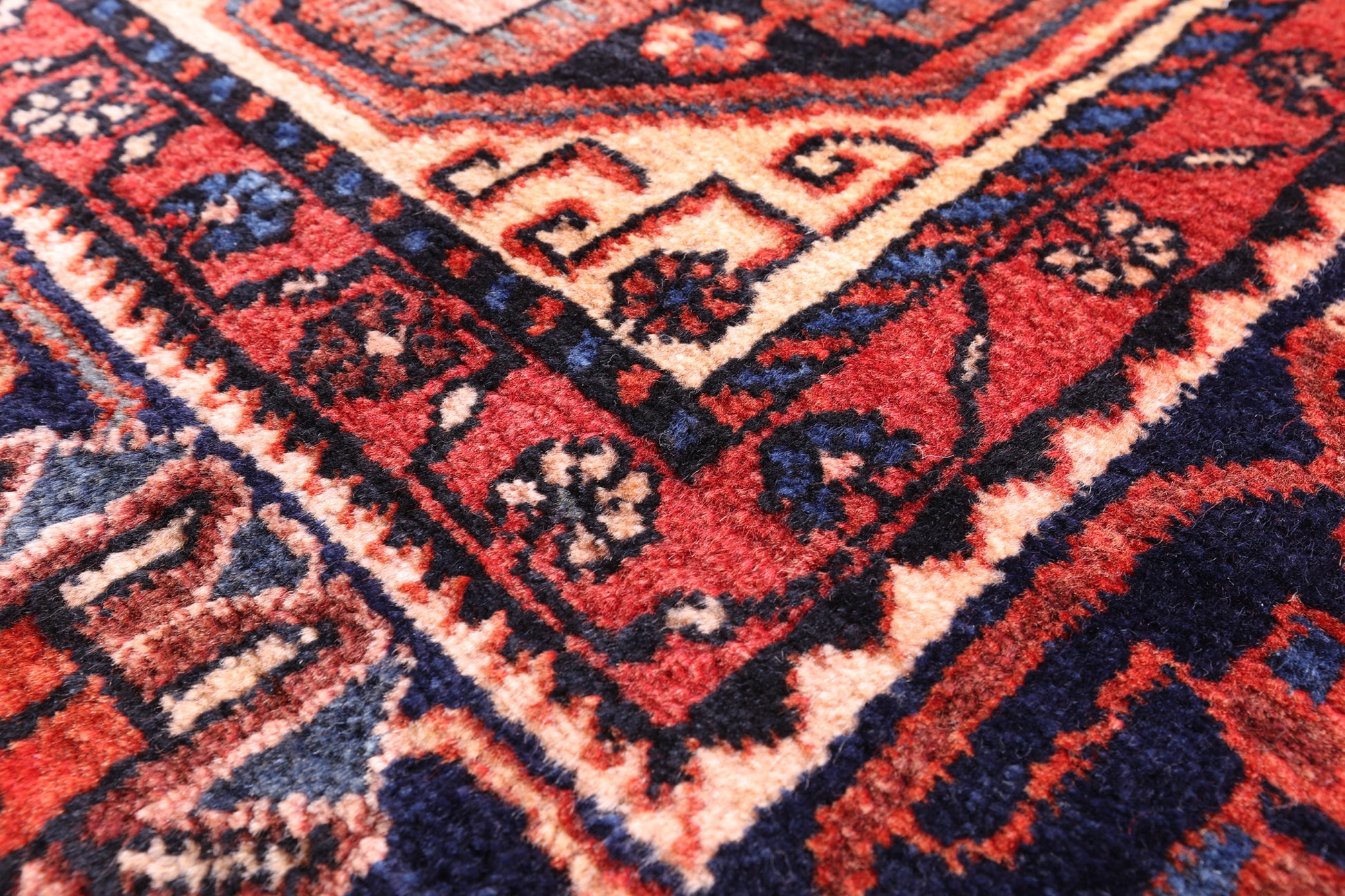 New Authentic Persian Nahavand Hand Knotted Rug - 5' 3" X 10' 8" - Golden Nile