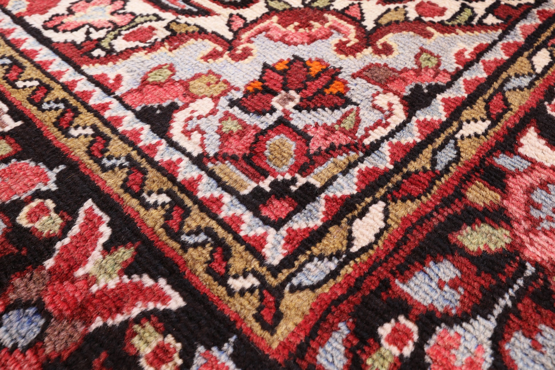 Red New Authentic Persian Nahavand Handmade Rug - 5' 2" X 9' 6" - Golden Nile