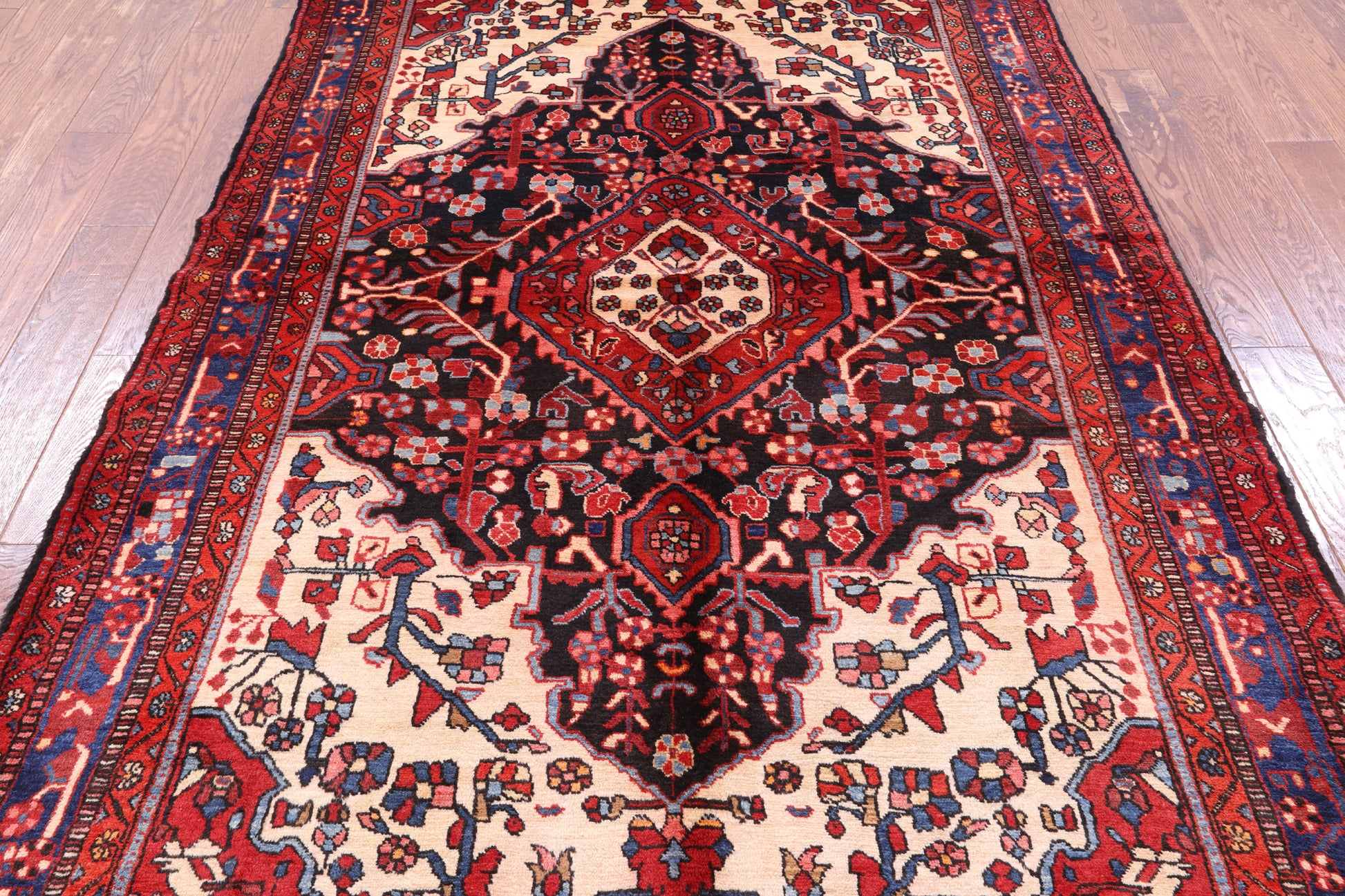 New Authentic Persian Nahavand Handmade Wool Rug - 5' 4" X 8' 11" - Golden Nile