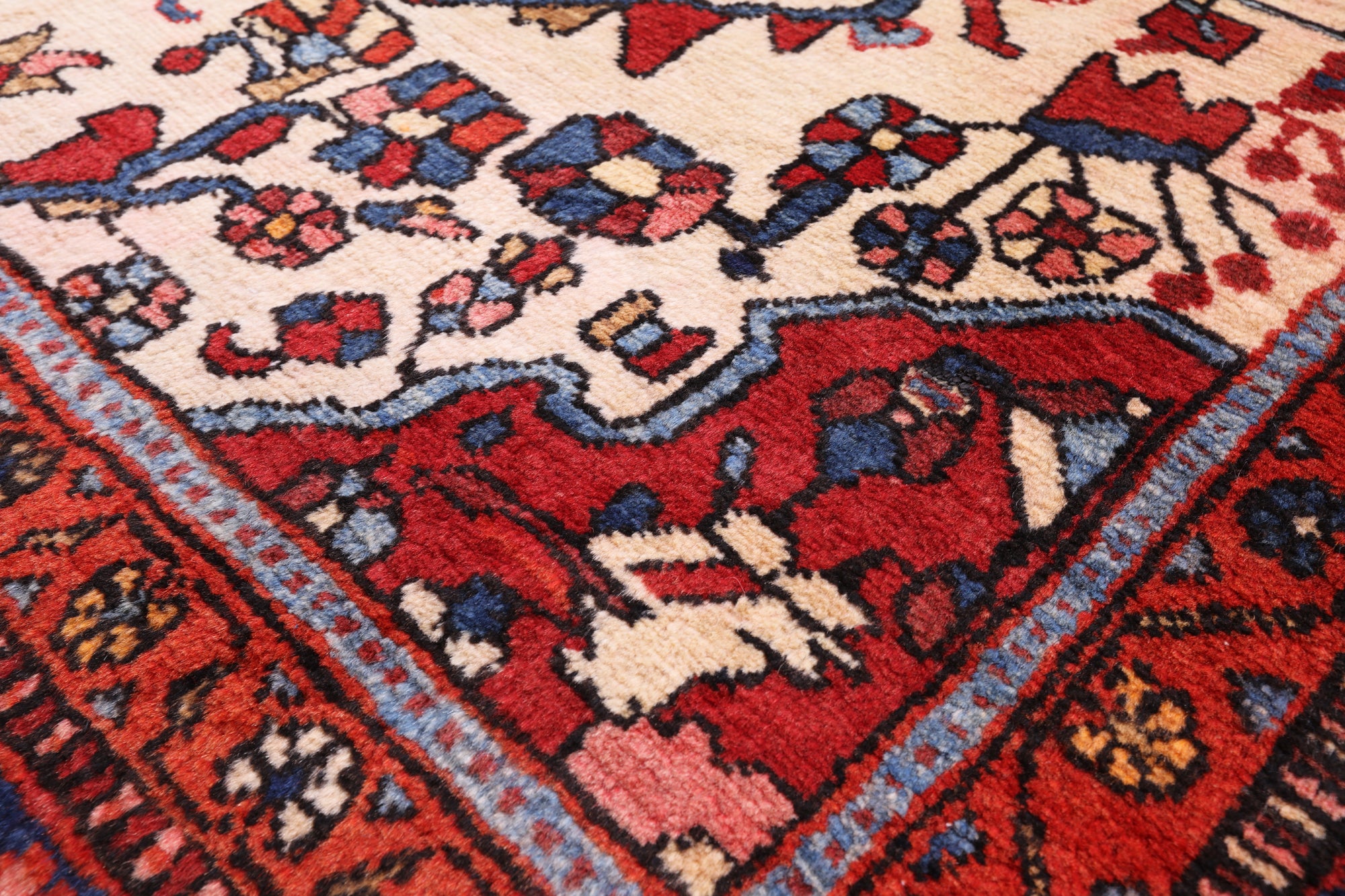 New Authentic Persian Nahavand Handmade Wool Rug - 5' 4" X 8' 11" - Golden Nile