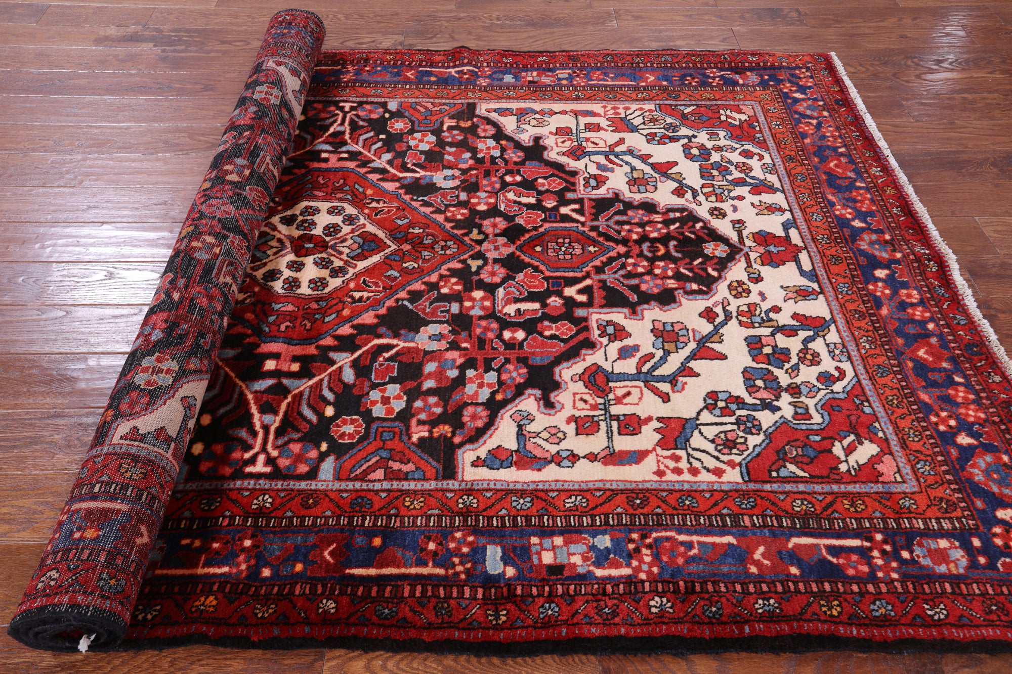 New Authentic Persian Nahavand Handmade Wool Rug - 5' 4" X 8' 11" - Golden Nile