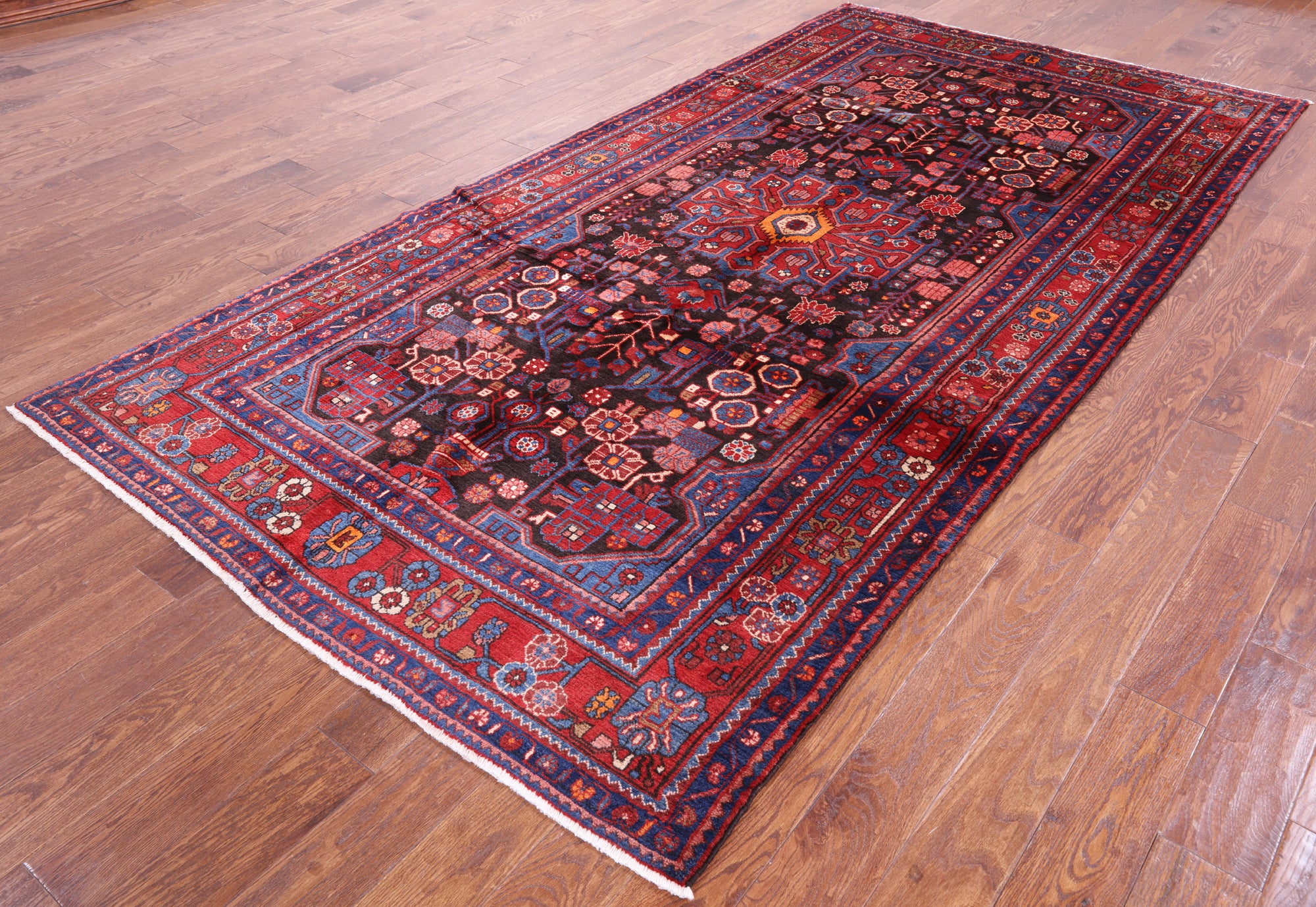 New Persian Nahavand Rug - 5' 6" X 10' 11" - Golden Nile