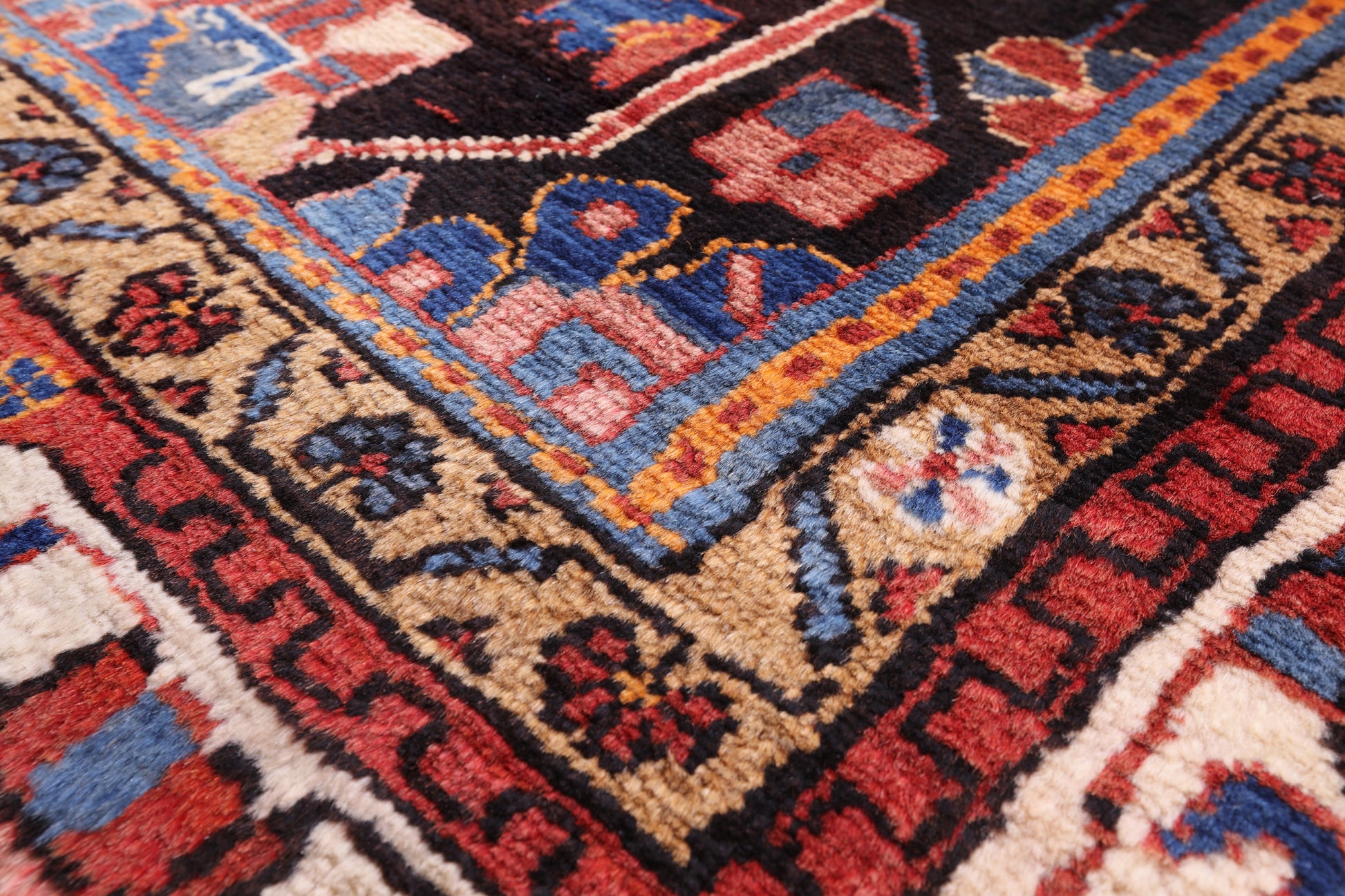 Black New Authentic Persian Nahavand Rug - 5' 6" X 11' 4" - Golden Nile