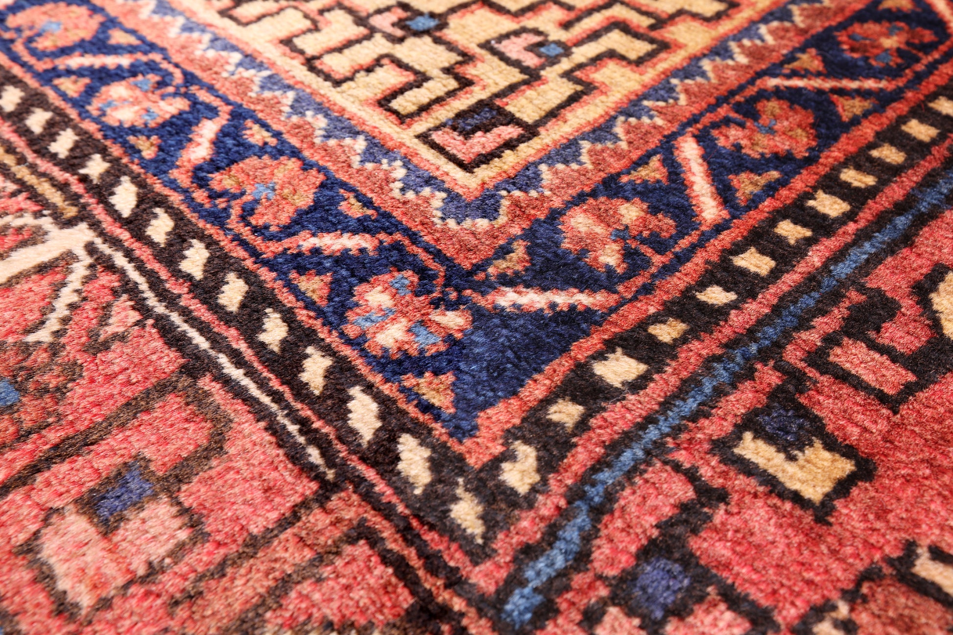 New Persian Nahavand Hnad Knotted Rug - 5' 5" X 10' 11" - Golden Nile