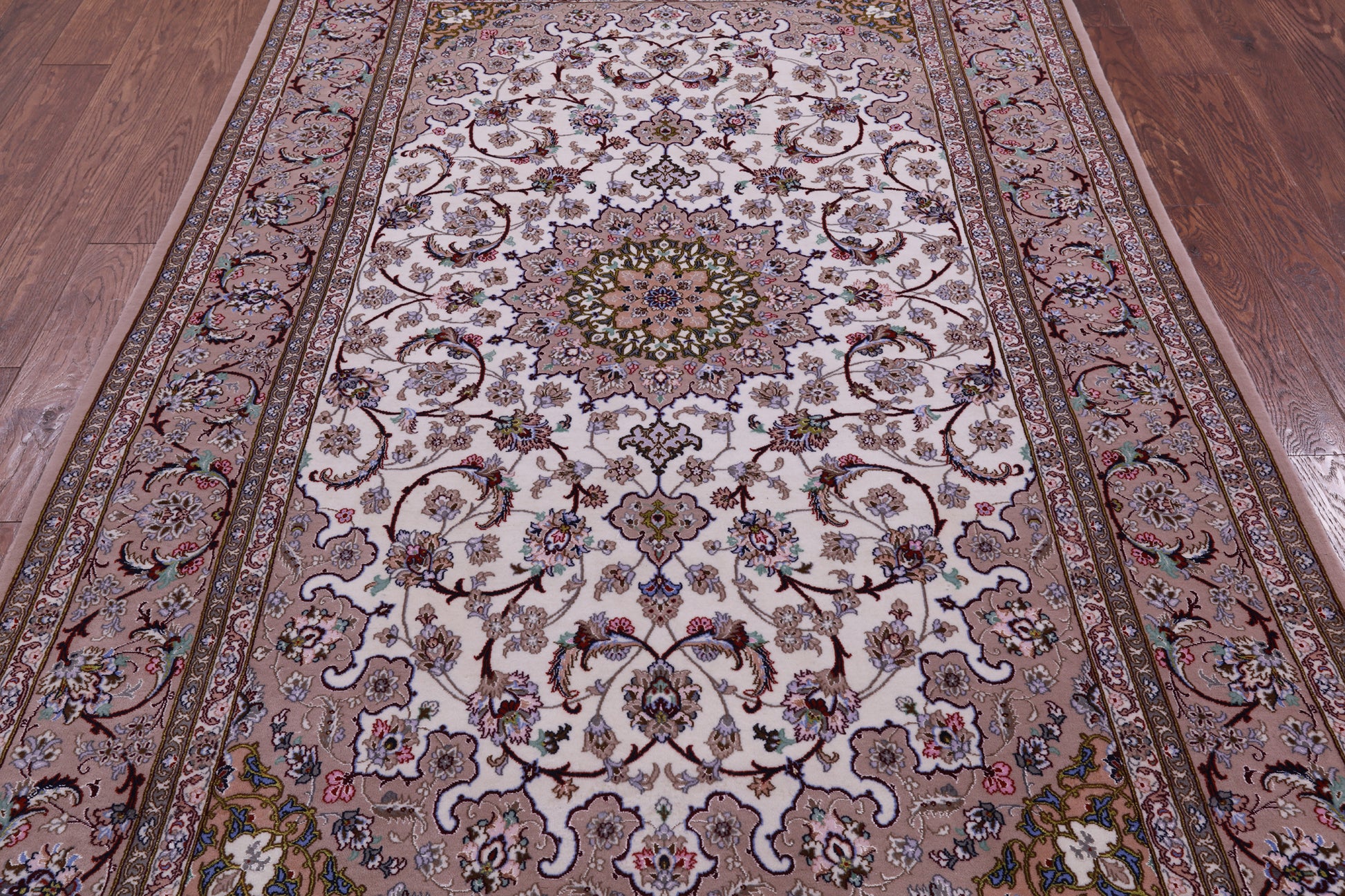 Ivory Isfahan Authentic Persian Hand Knotted Wool & Silk Area Rug - 5' 1" X 8' 2" - Golden Nile