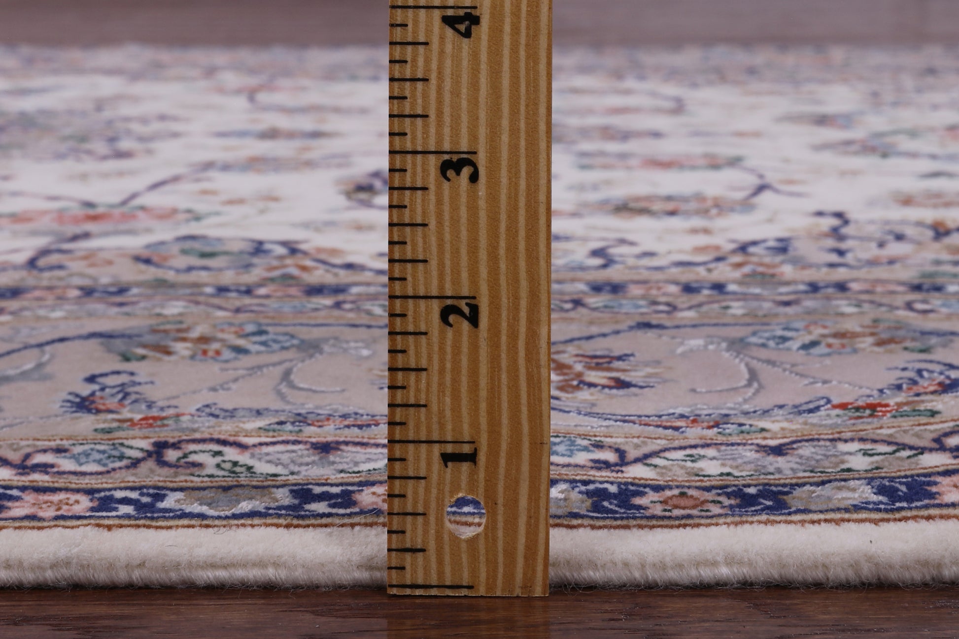Ivory Isfahan Authentic Persian Hand Knotted Wool & Silk Area Rug - 5' 1" X 7' 8" - Golden Nile