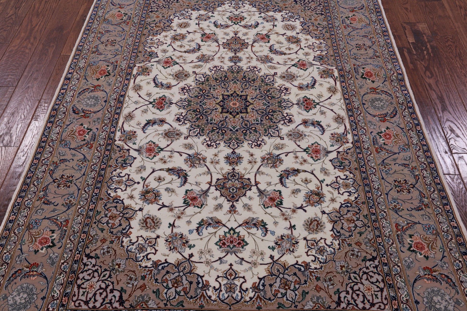 Ivory Isfahan Authentic Persian Hand Knotted Wool & Silk Area Rug - 5' 1" X 7' 8" - Golden Nile