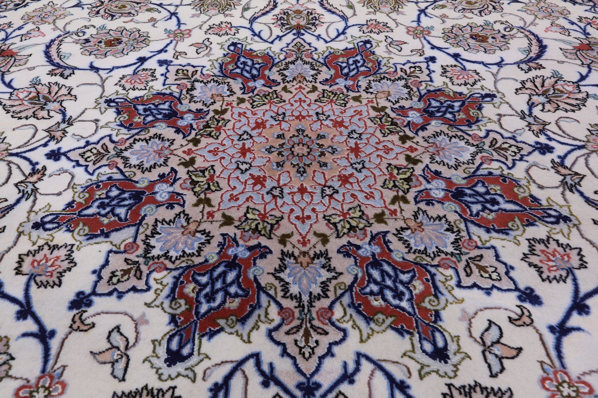 Ivory Isfahan Authentic Persian Hand Knotted Wool & Silk Area Rug - 5' 3" X 8' 0" - Golden Nile