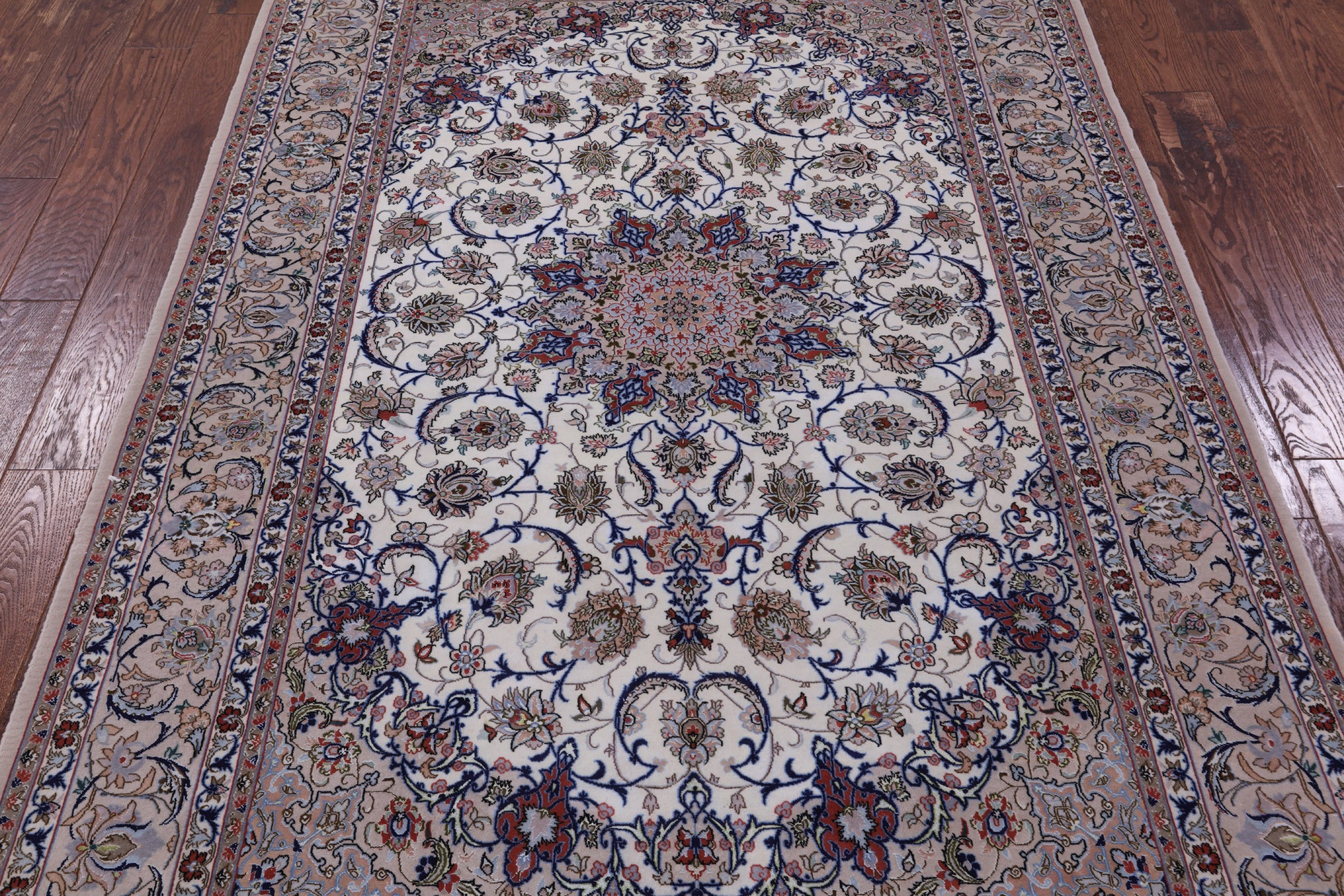 Ivory Isfahan Authentic Persian Hand Knotted Wool & Silk Area Rug - 5' 3" X 8' 0" - Golden Nile