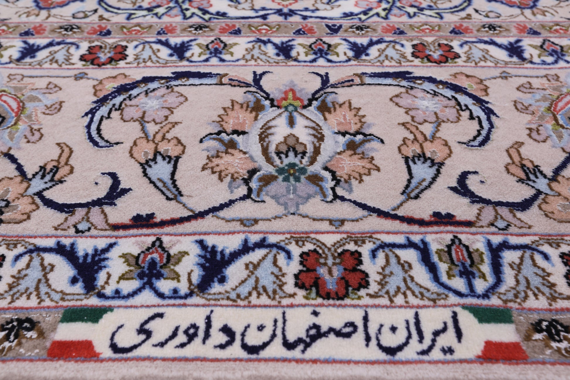 Ivory Isfahan Authentic Persian Hand Knotted Wool & Silk Area Rug - 5' 3" X 8' 0" - Golden Nile