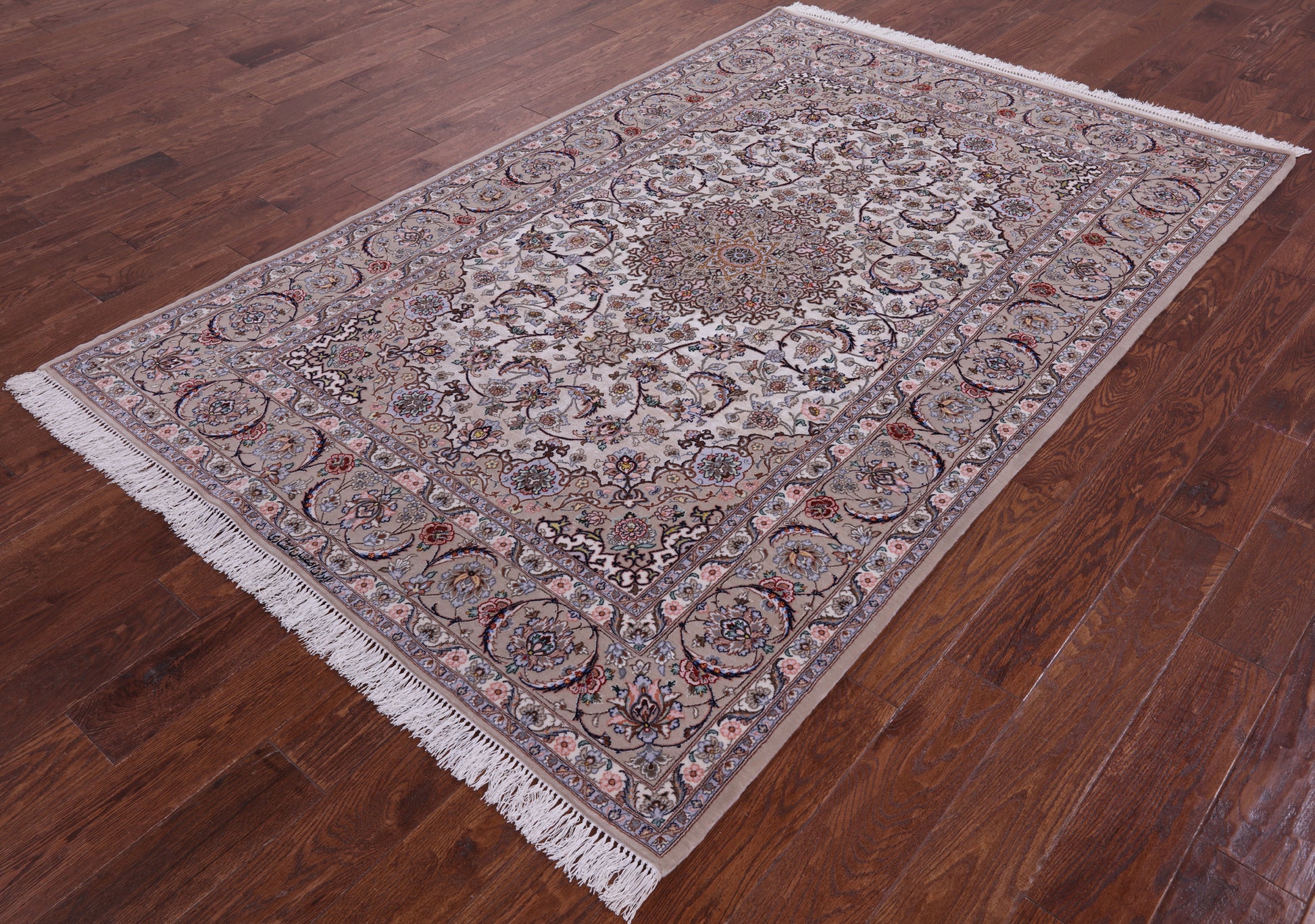 Ivory Isfahan Authentic Persian Hand Knotted Wool & Silk Area Rug - 5' 3" X 7' 10" - Golden Nile