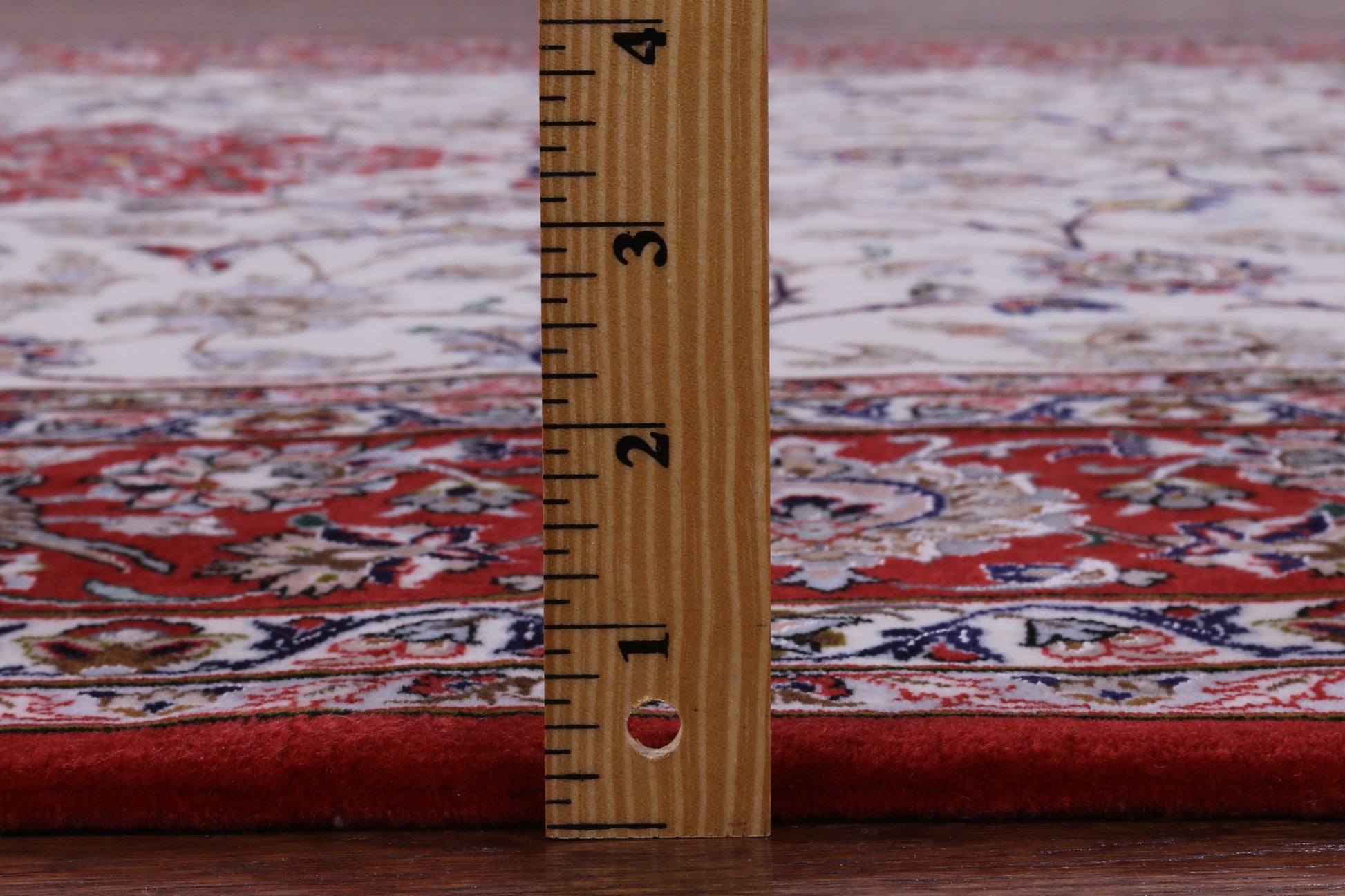 Ivory Isfahan Authentic Persian Hand Knotted Wool & Silk Area Rug - 5' 1" X 7' 10" - Golden Nile