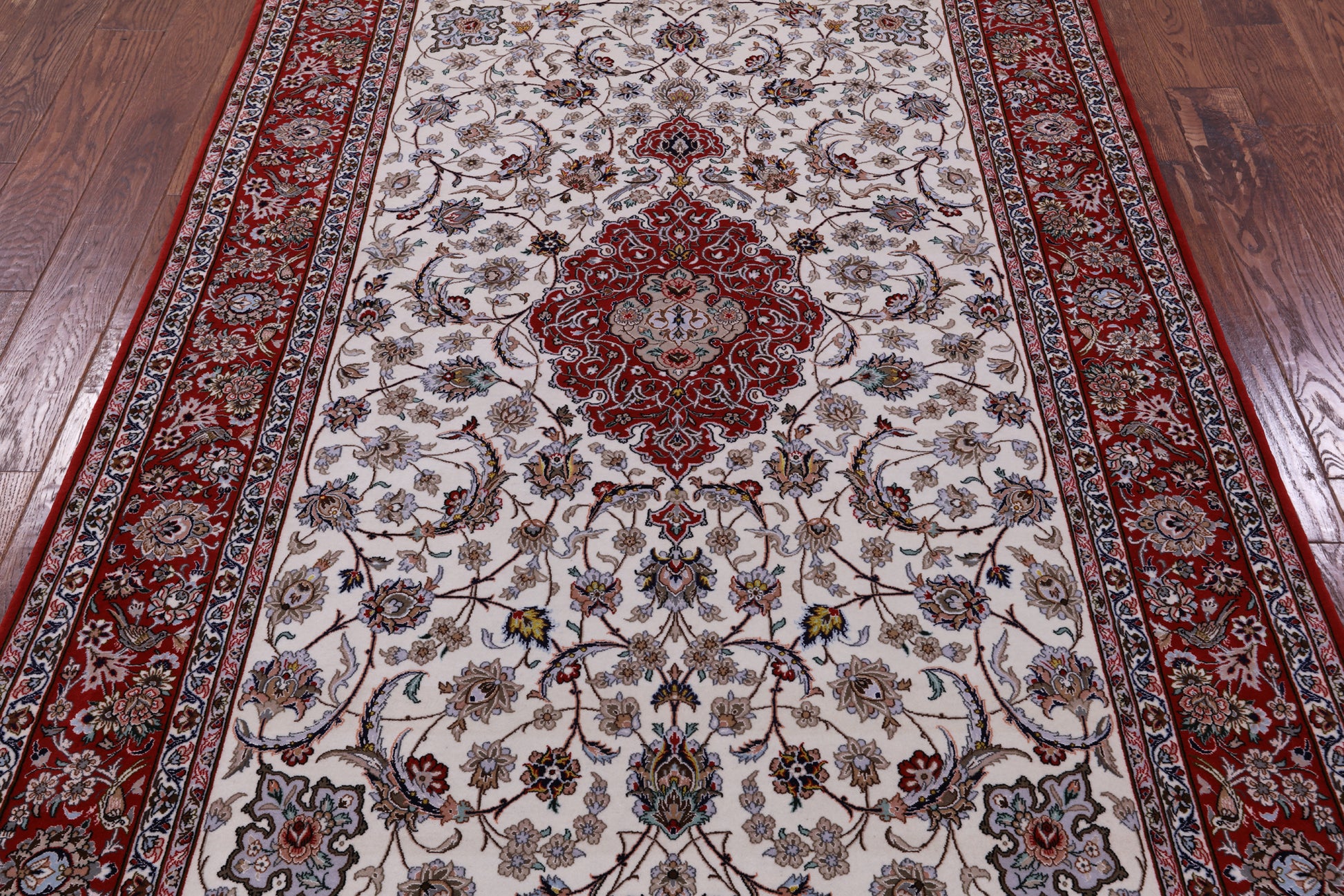 Ivory Isfahan Authentic Persian Hand Knotted Wool & Silk Area Rug - 5' 1" X 7' 10" - Golden Nile
