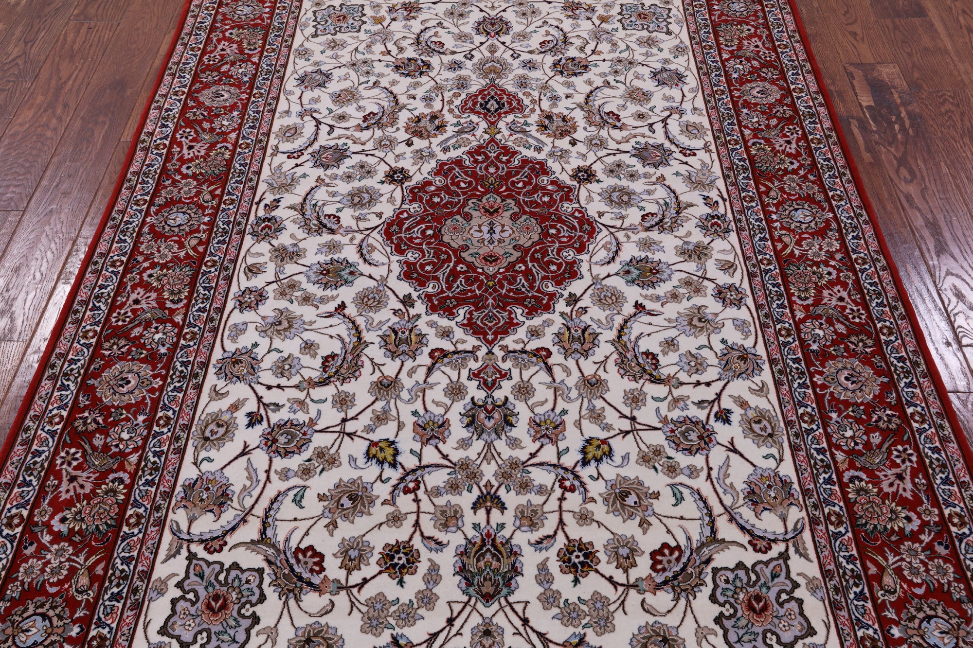 Ivory Isfahan Authentic Persian Hand Knotted Wool & Silk Area Rug - 5' 1" X 7' 10" - Golden Nile