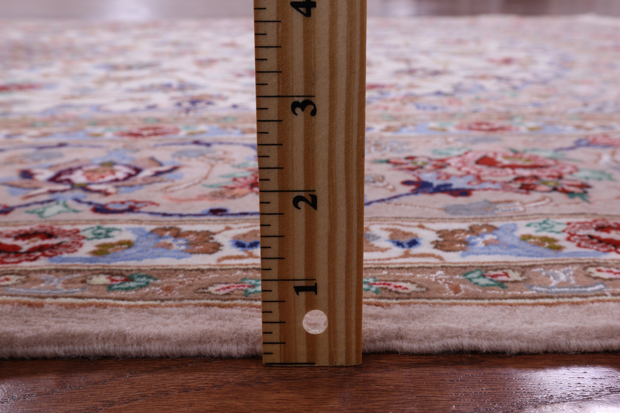 Ivory Isfahan Authentic Persian Hand Knotted Wool & Silk Area Rug - 5' 2" X 8' 2" - Golden Nile