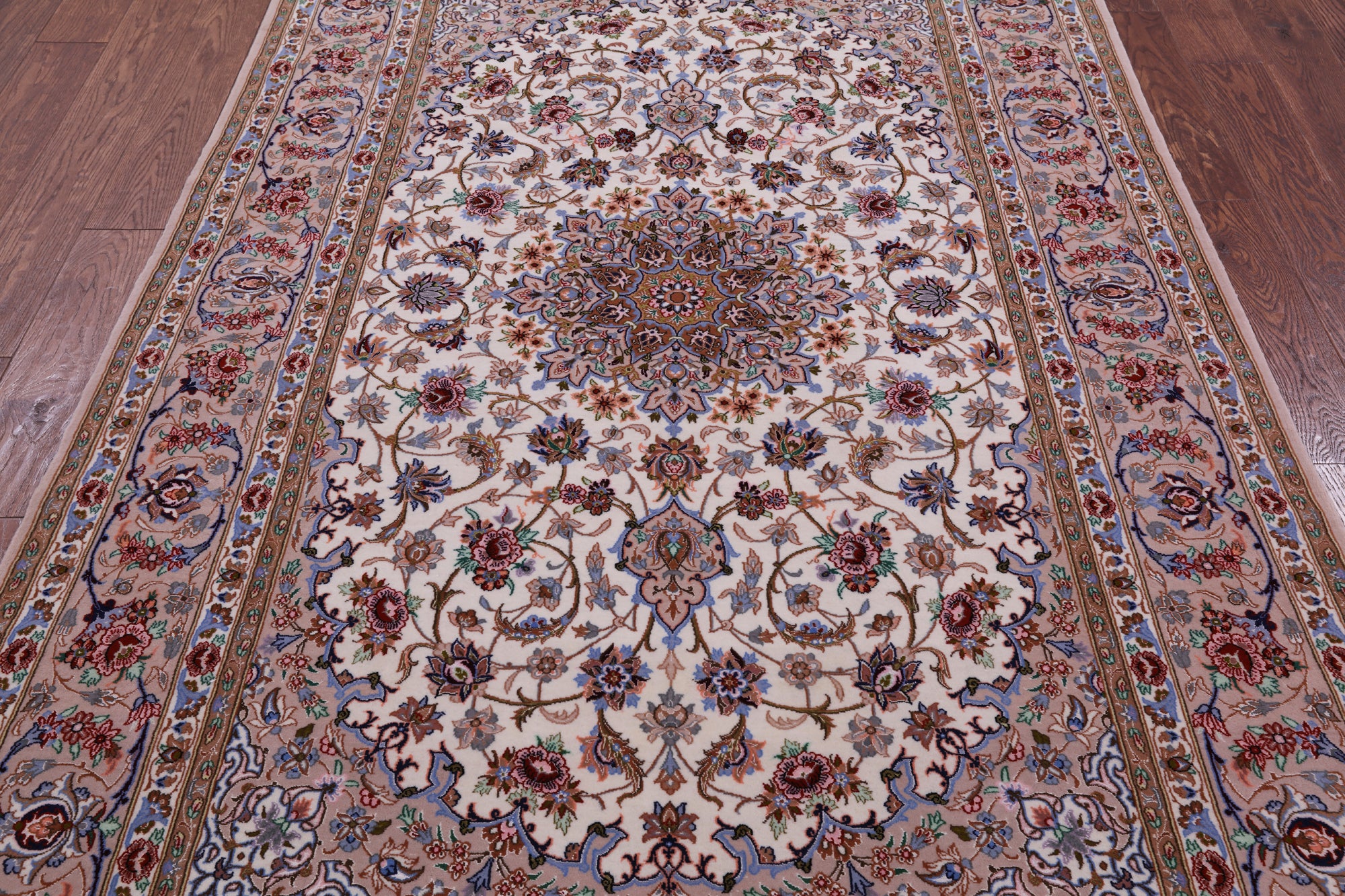 Ivory Isfahan Authentic Persian Hand Knotted Wool & Silk Area Rug - 5' 2" X 8' 2" - Golden Nile