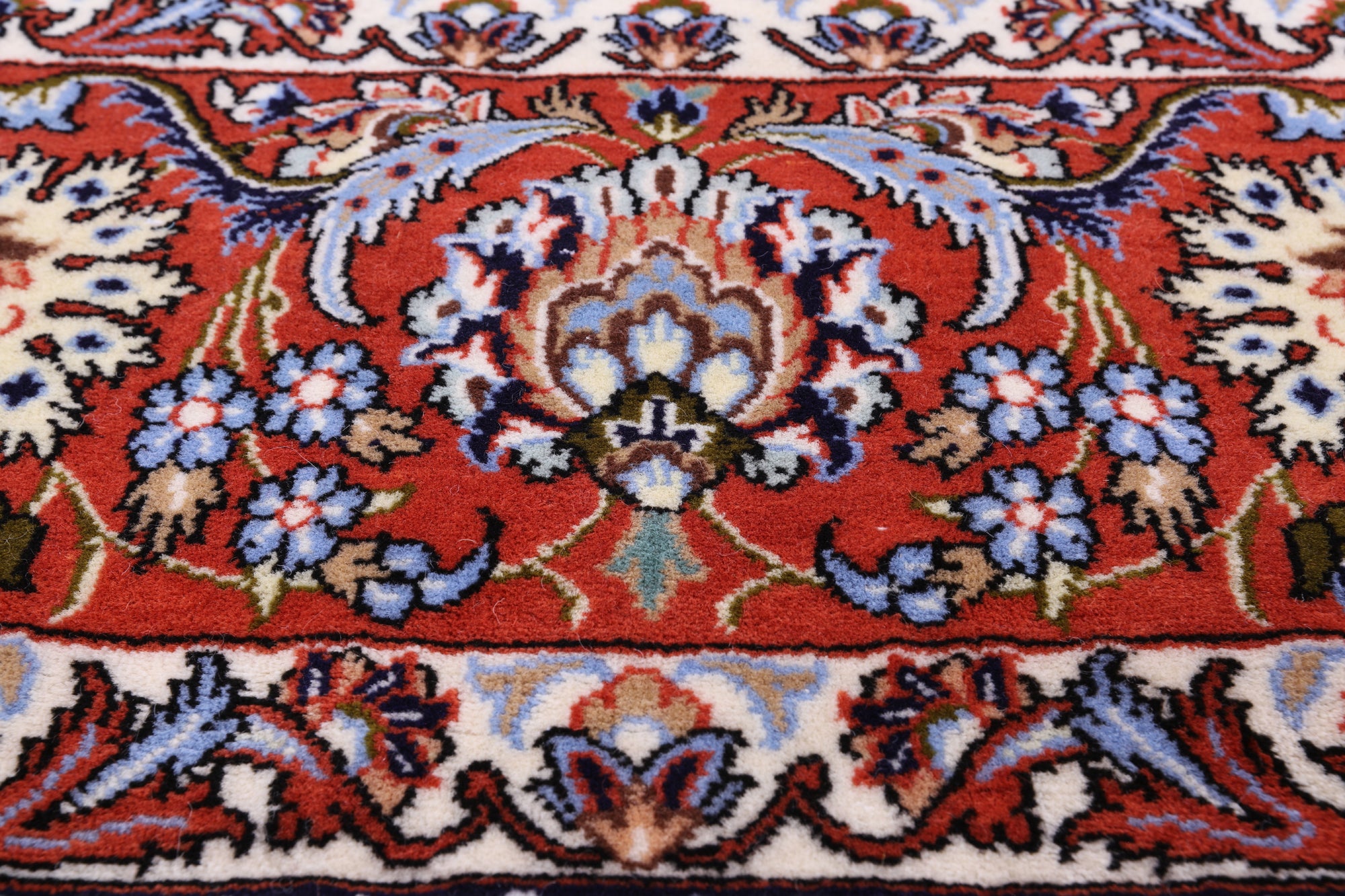 Ivory Isfahan Authentic Persian Hand Knotted Wool & Silk Area Rug - 5' 4" X 8' 2" - Golden Nile
