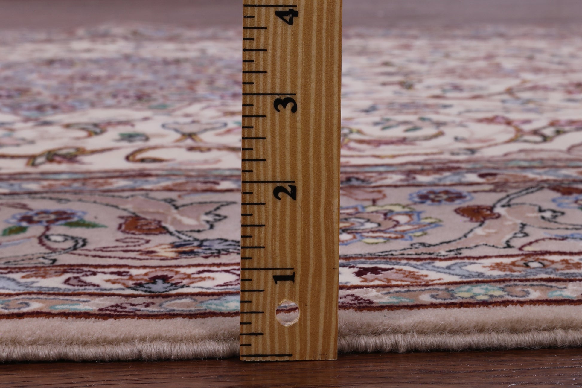 Ivory Isfahan Authentic Persian Hand Knotted Wool & Silk Area Rug - 5' 1" X 7' 7" - Golden Nile