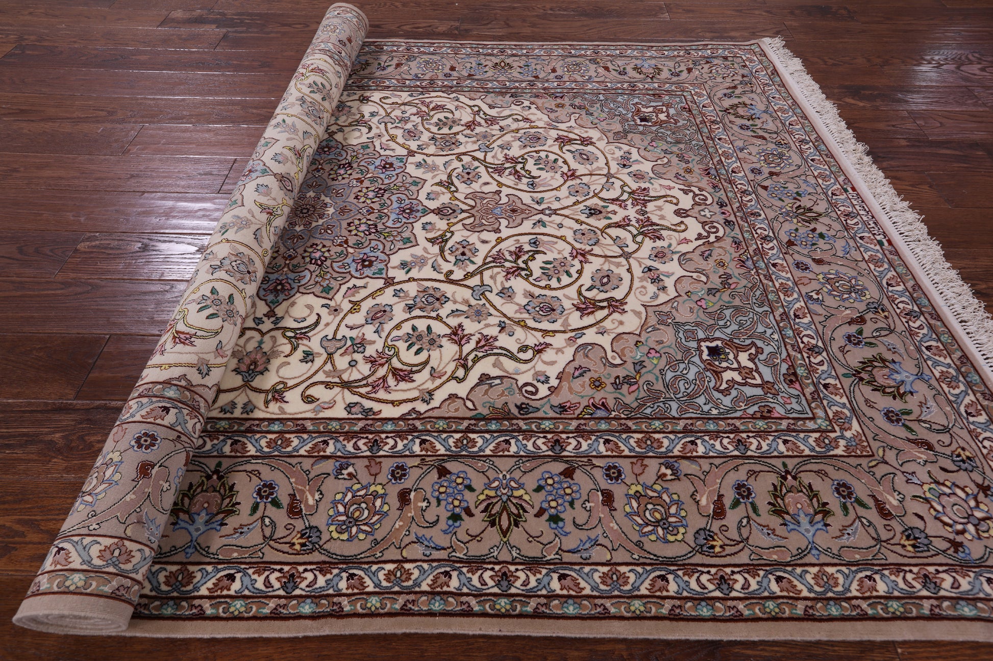 Ivory Isfahan Authentic Persian Hand Knotted Wool & Silk Area Rug - 5' 1" X 7' 7" - Golden Nile