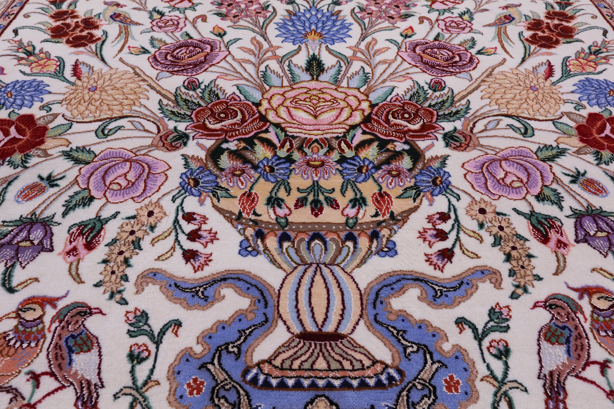 Ivory Isfahan Authentic Persian Hand Knotted Wool & Silk Area Rug - 5' 3" X 7' 9" - Golden Nile