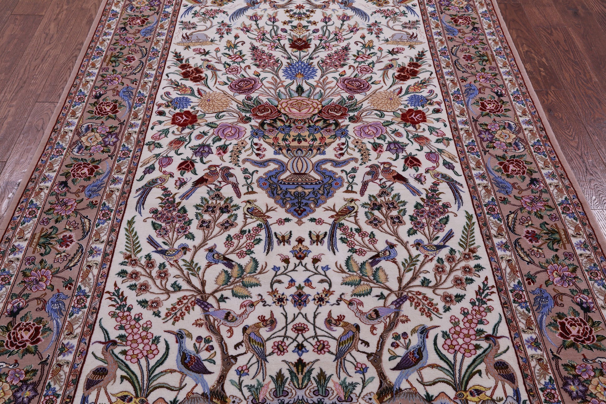 Ivory Isfahan Authentic Persian Hand Knotted Wool & Silk Area Rug - 5' 3" X 7' 9" - Golden Nile