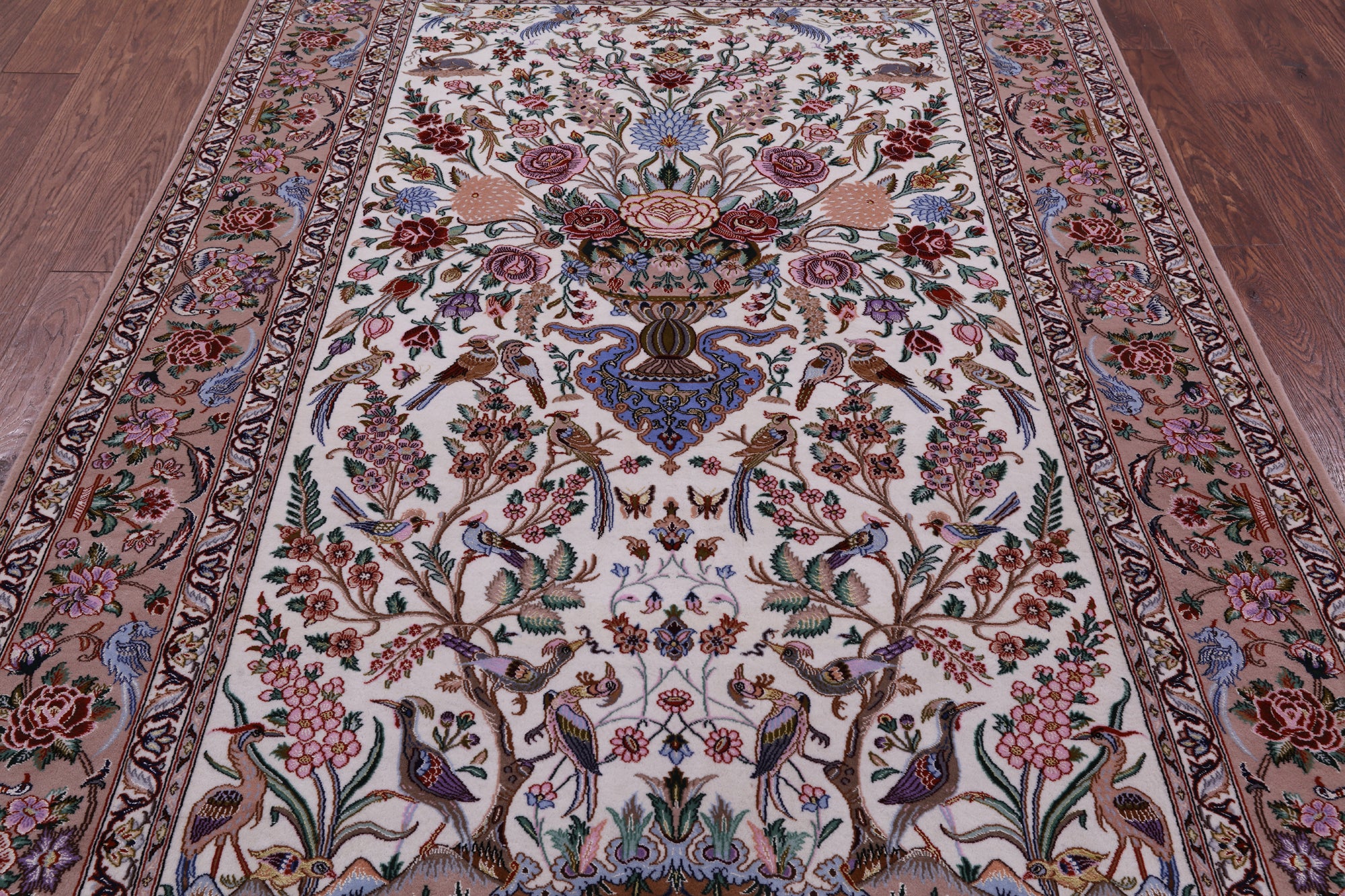 Ivory Isfahan Authentic Persian Hand Knotted Wool & Silk Area Rug - 5' 3" X 7' 10" - Golden Nile