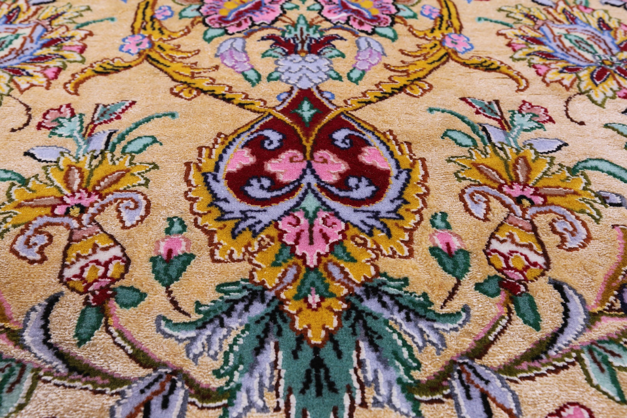 Isfahan Authentic Persian Hand Knotted Wool & Silk Area Rug - 4' 11" X 7' 11" - Golden Nile