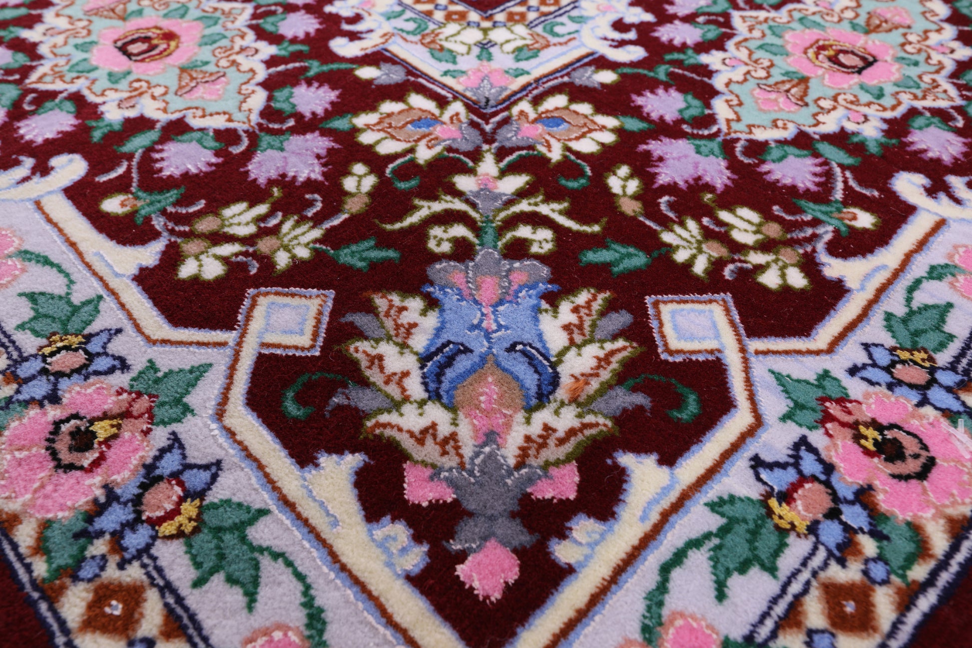 Isfahan Authentic Persian Hand Knotted Wool & Silk Area Rug - 4' 11" X 7' 11" - Golden Nile