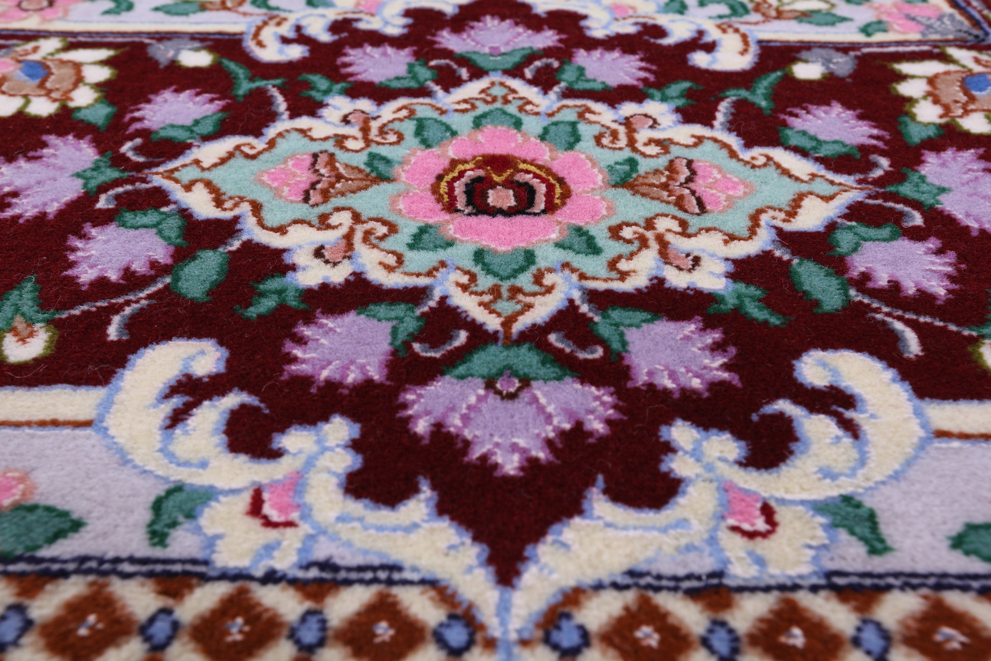 Isfahan Authentic Persian Hand Knotted Wool & Silk Area Rug - 4' 11" X 7' 11" - Golden Nile