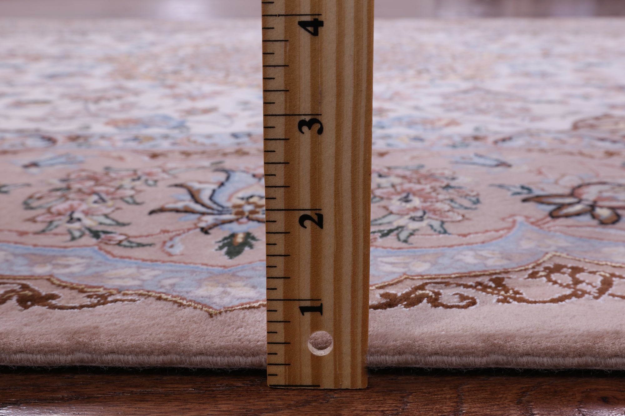 Ivory Isfahan Authentic Persian Hand Knotted Wool & Silk Area Rug - 5' 2" X 7' 7" - Golden Nile