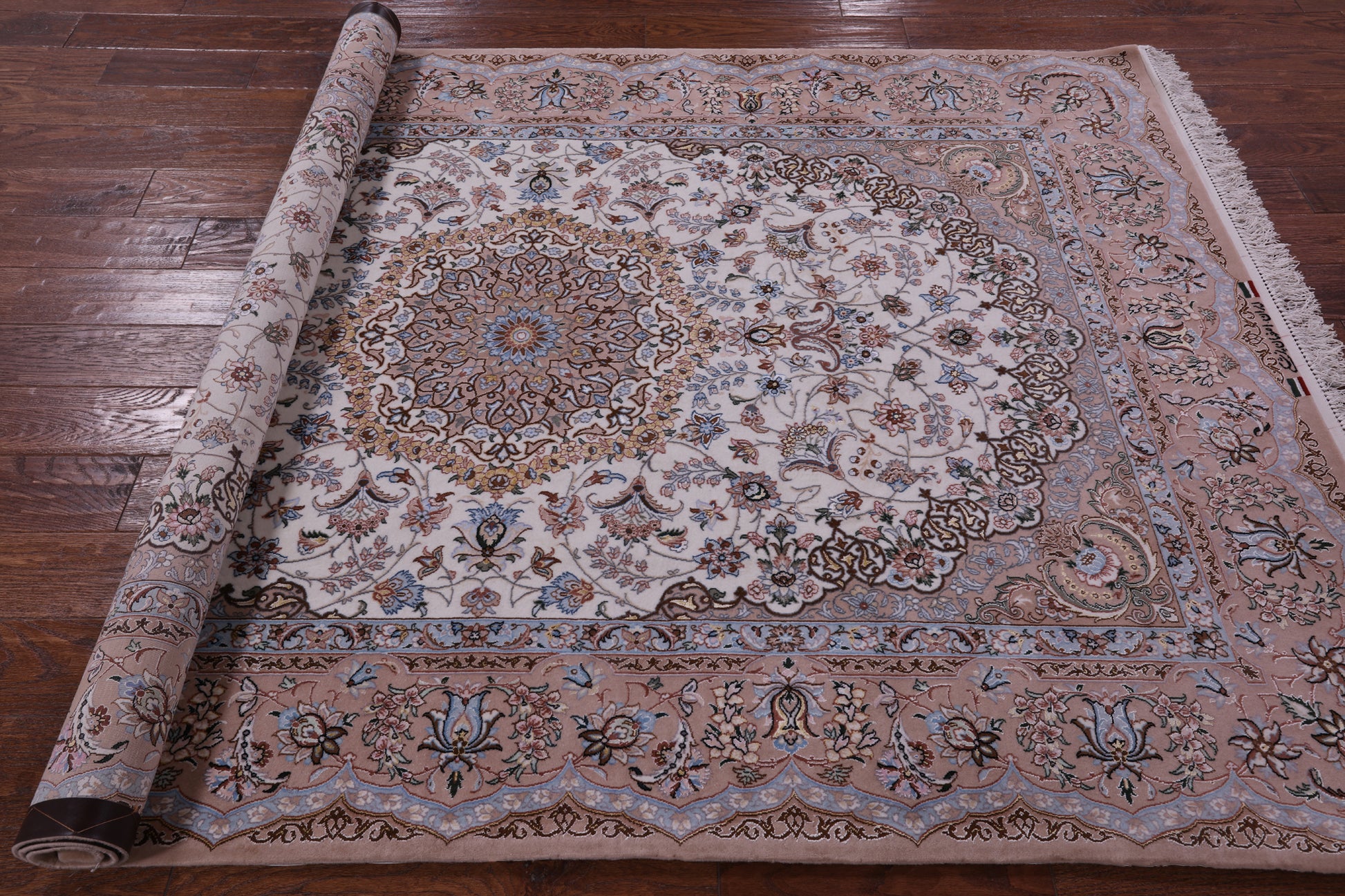 Ivory Isfahan Authentic Persian Hand Knotted Wool & Silk Area Rug - 5' 2" X 7' 7" - Golden Nile