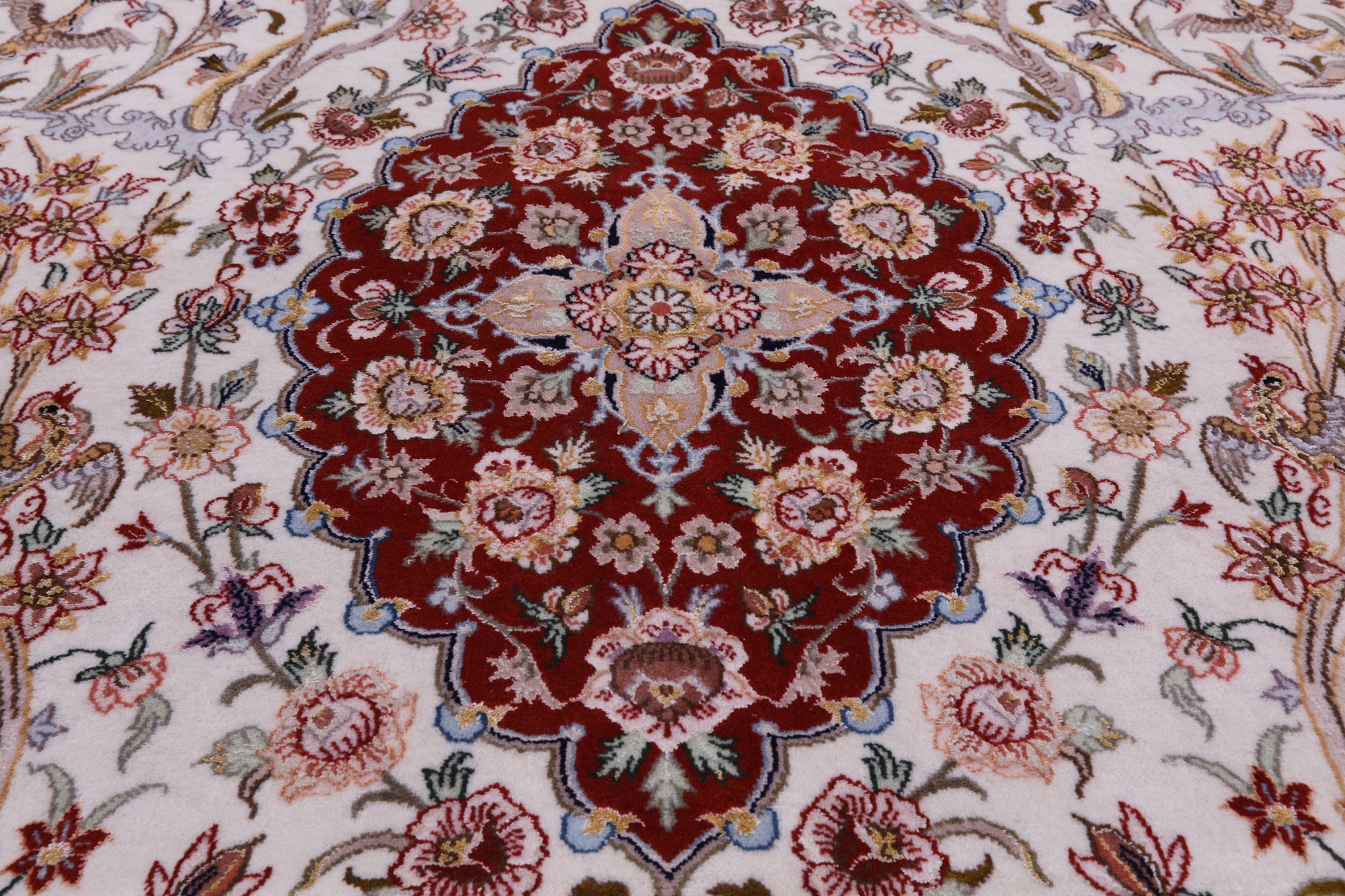 Ivory Isfahan Authentic Persian Hand Knotted Wool & Silk Area Rug - 5' 2" X 7' 10" - Golden Nile