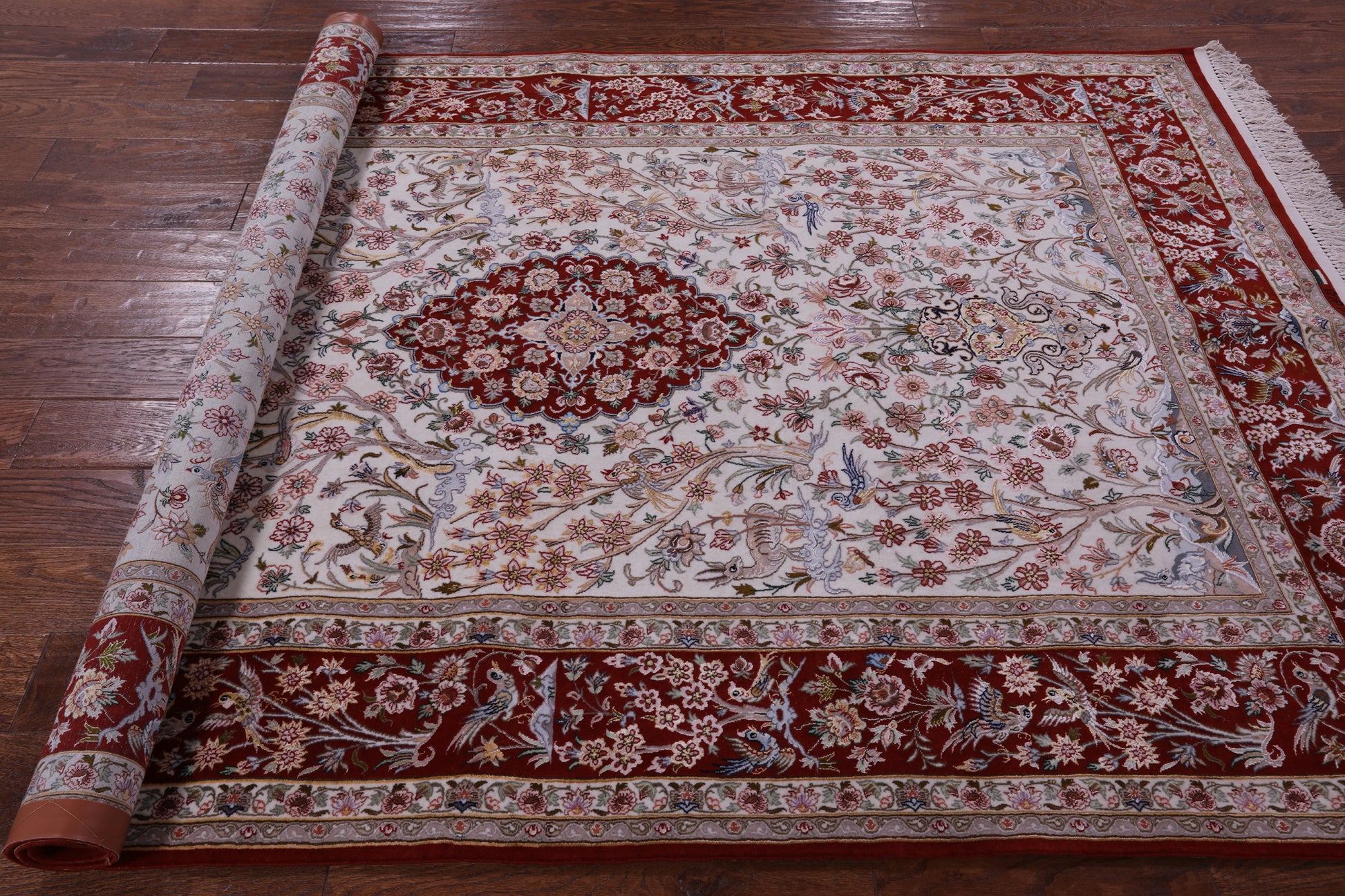 Ivory Isfahan Authentic Persian Hand Knotted Wool & Silk Area Rug - 5' 2" X 7' 10" - Golden Nile