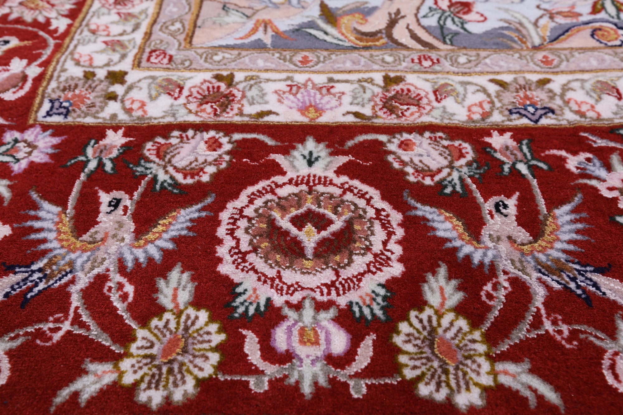 Ivory Isfahan Authentic Persian Hand Knotted Wool & Silk Area Rug - 5' 2" X 7' 10" - Golden Nile