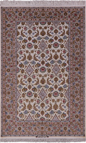 Ivory Isfahan Authentic Persian Hand Knotted Wool & Silk Area Rug - 5' 1" X 7' 11" - Golden Nile