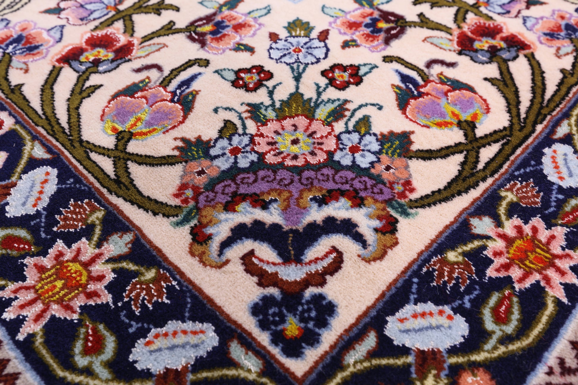 Ivory Isfahan Authentic Persian Hand Knotted Wool & Silk Area Rug - 6' 8" X 10' 2" - Golden Nile
