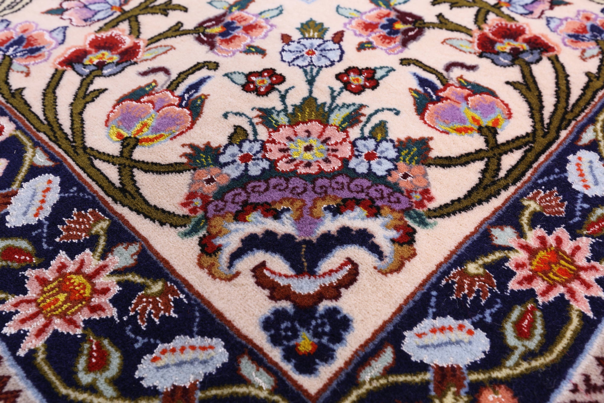 Ivory Isfahan Authentic Persian Hand Knotted Wool & Silk Area Rug - 6' 8" X 10' 2" - Golden Nile
