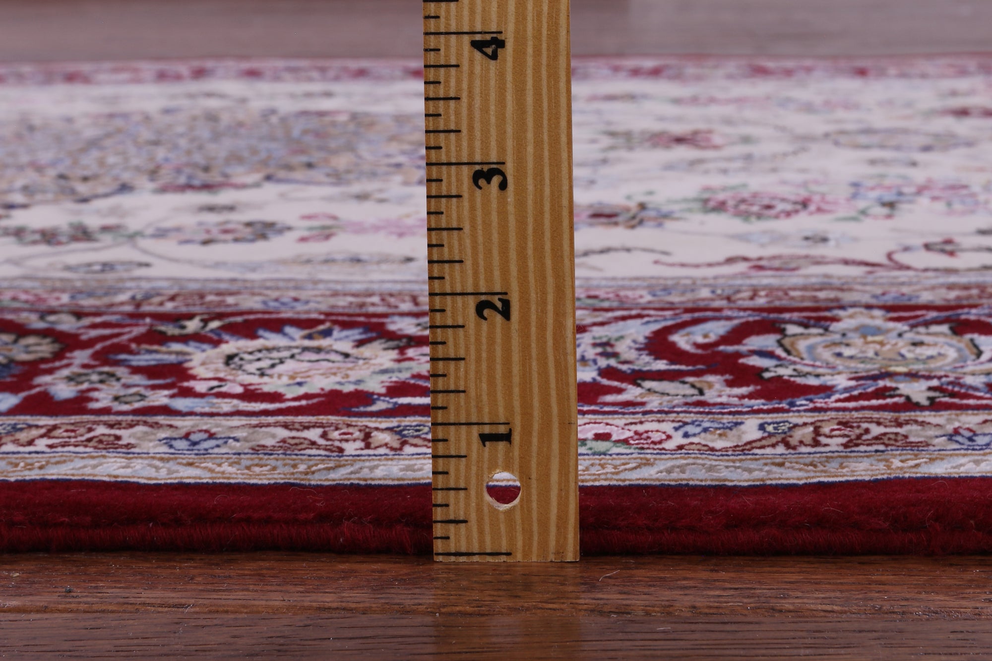 Ivory Isfahan Authentic Persian Hand Knotted Wool & Silk Area Rug - 4' 3" X 6' 7" - Golden Nile