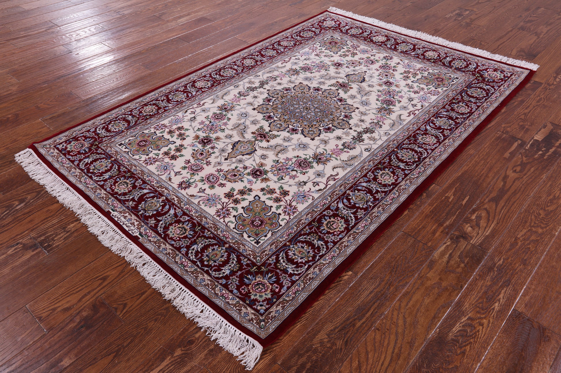 Ivory Isfahan Authentic Persian Hand Knotted Wool & Silk Area Rug - 4' 3" X 6' 7" - Golden Nile