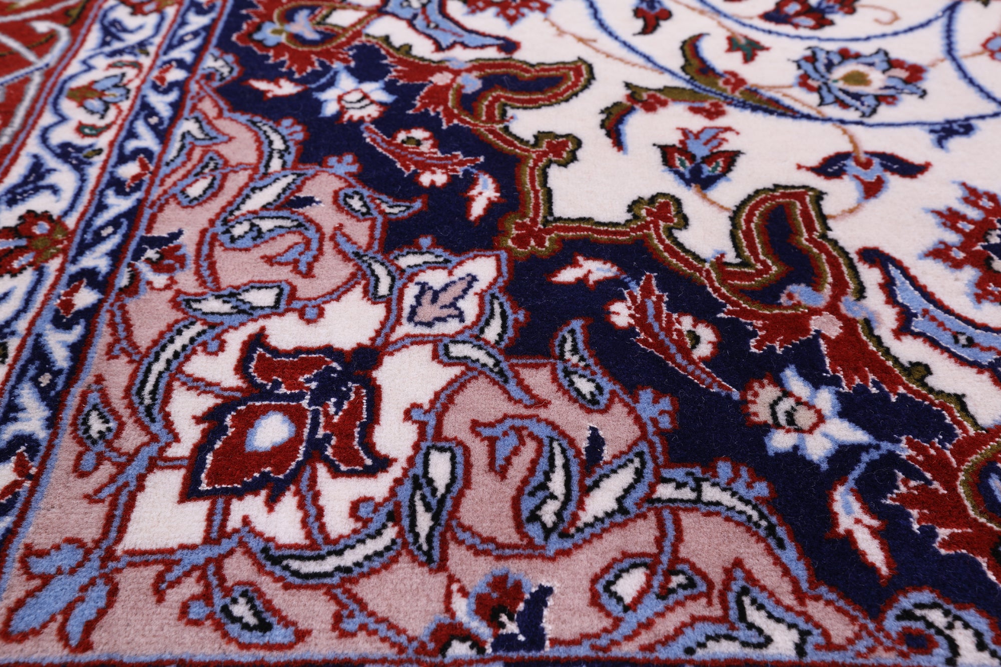 Ivory Isfahan Authentic Persian Hand Knotted Wool & Silk Area Rug - 4' 3" X 6' 8" - Golden Nile