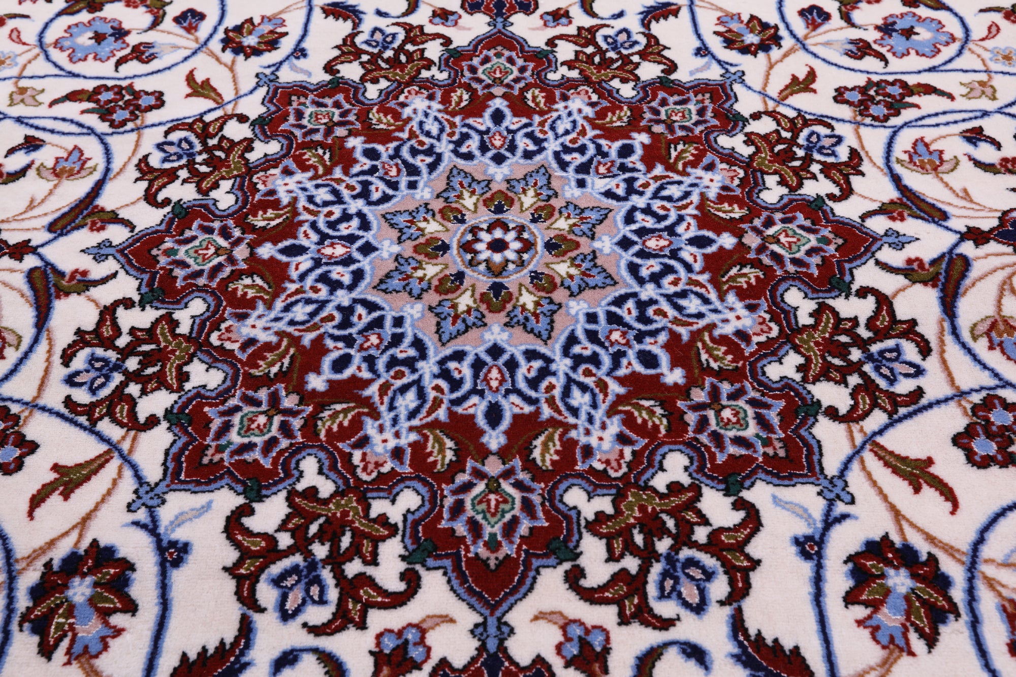 Ivory Isfahan Authentic Persian Hand Knotted Wool & Silk Area Rug - 4' 3" X 6' 8" - Golden Nile